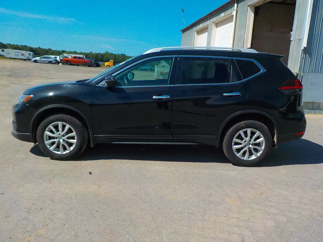 Nissan Rogue снимка Nissan Rogue