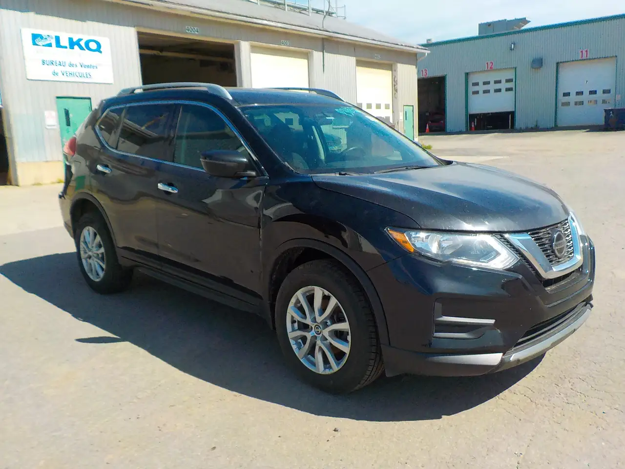 Nissan Rogue снимка Nissan Rogue