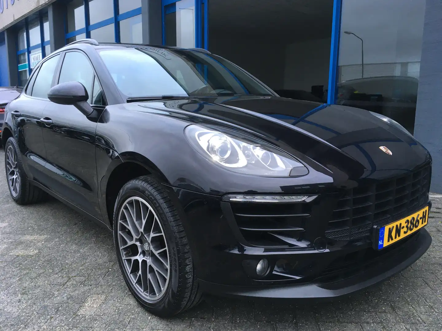 Porsche Macan 2.0 Luchtvering + groot onderhoud Zwart - 1