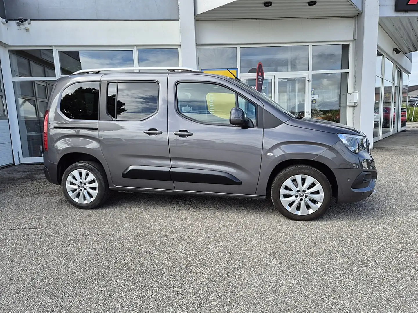 Opel Combo Life 1,5 CDTI BlueInj. L L1H1 Innovation S/S Grau - 2