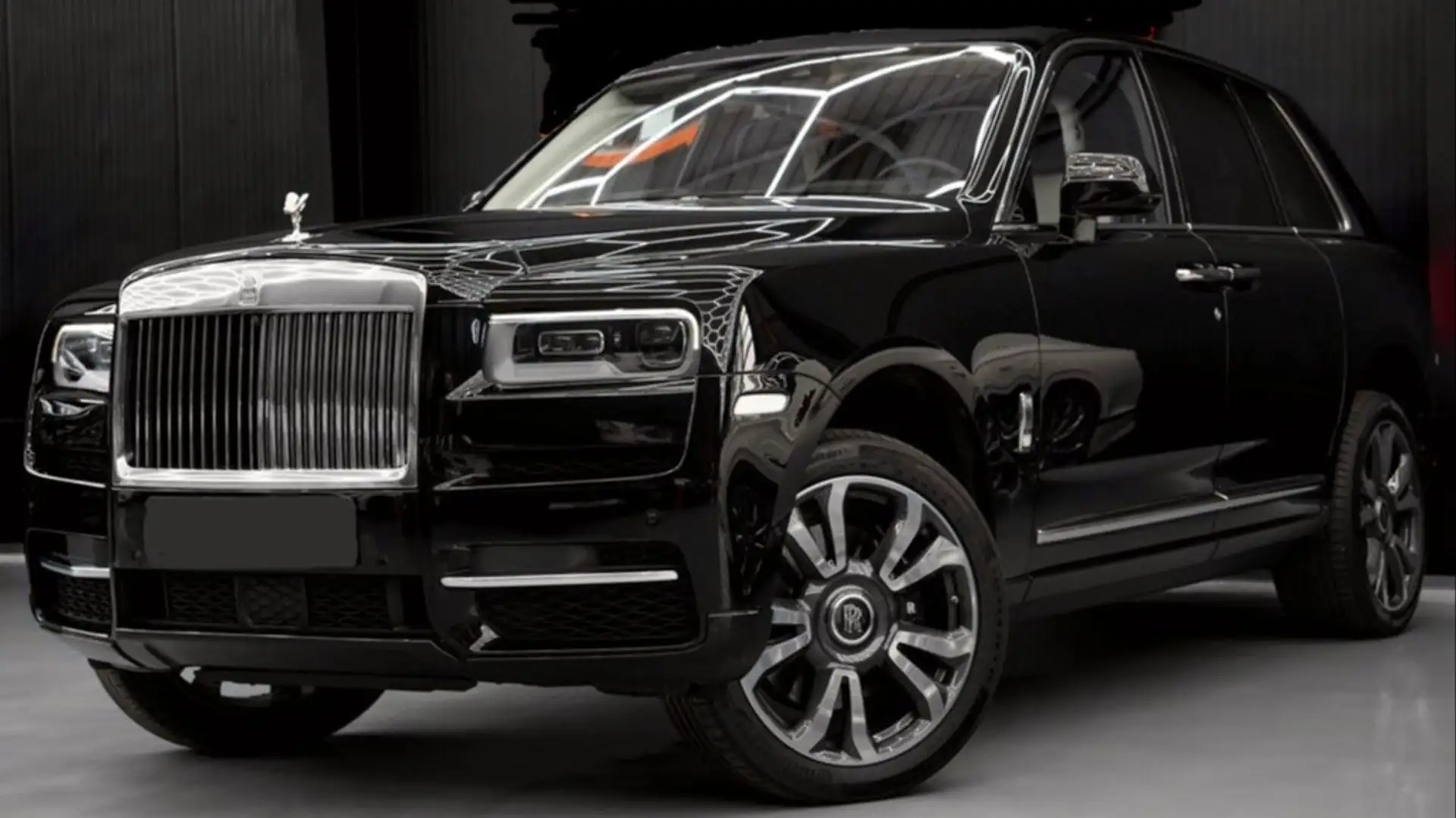 Rolls-Royce Cullinan Чорний - 1