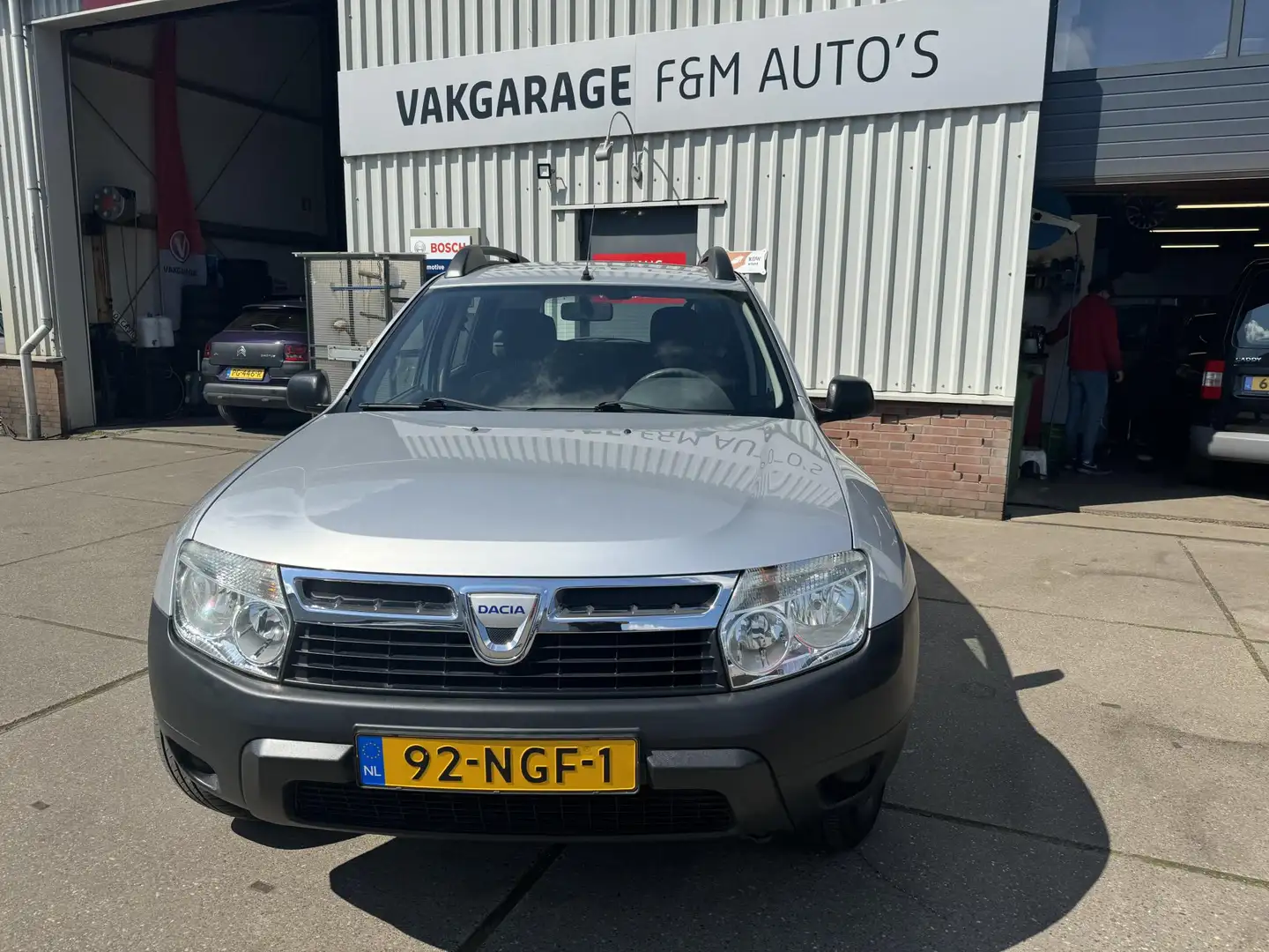 Dacia Duster 1.6 Ambiance 2wd Grijs - 2