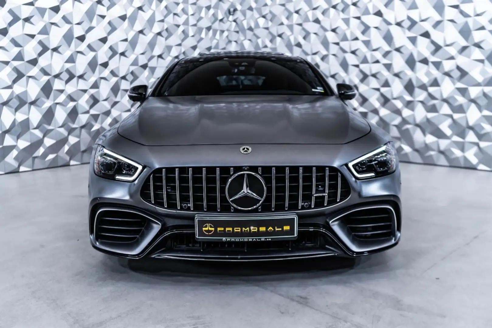 Mercedes-Benz AMG GT Coupé 53 4Matic+ Grau - 2