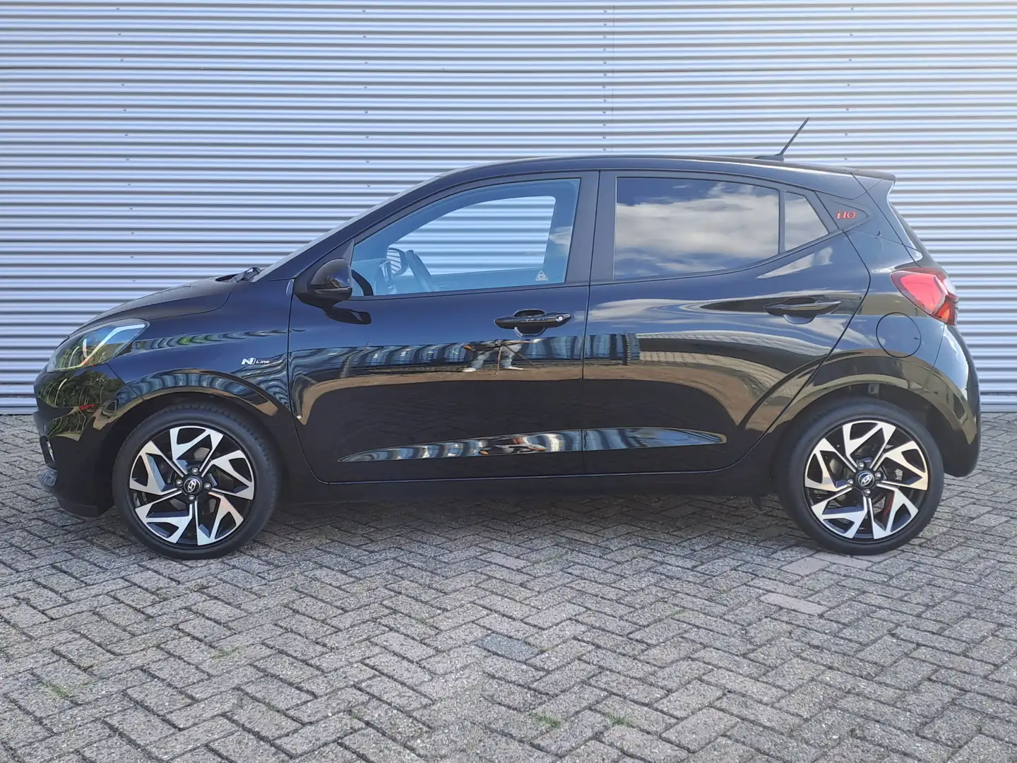 Hyundai i10 1.0 T-GDI N Line 5-zits | Sensoren | Navigatie | C Zwart - 2
