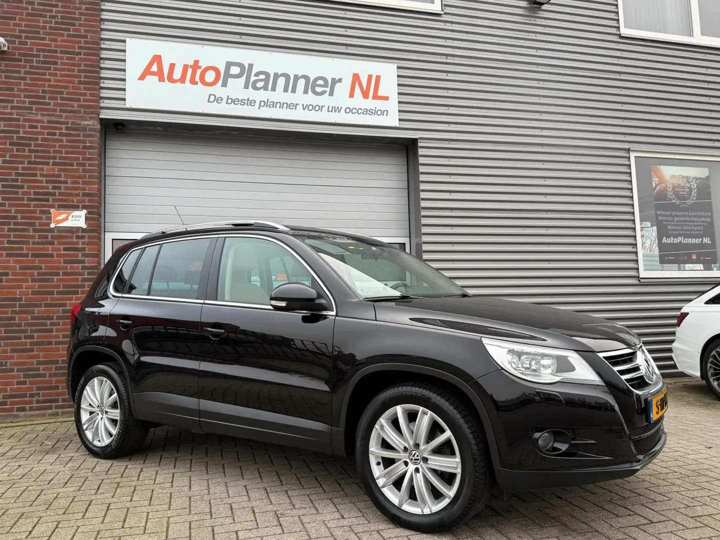 Volkswagen Tiguan 2.0 TSI 4Motion! Cruise! Leder! Panorama! Zwart - 2