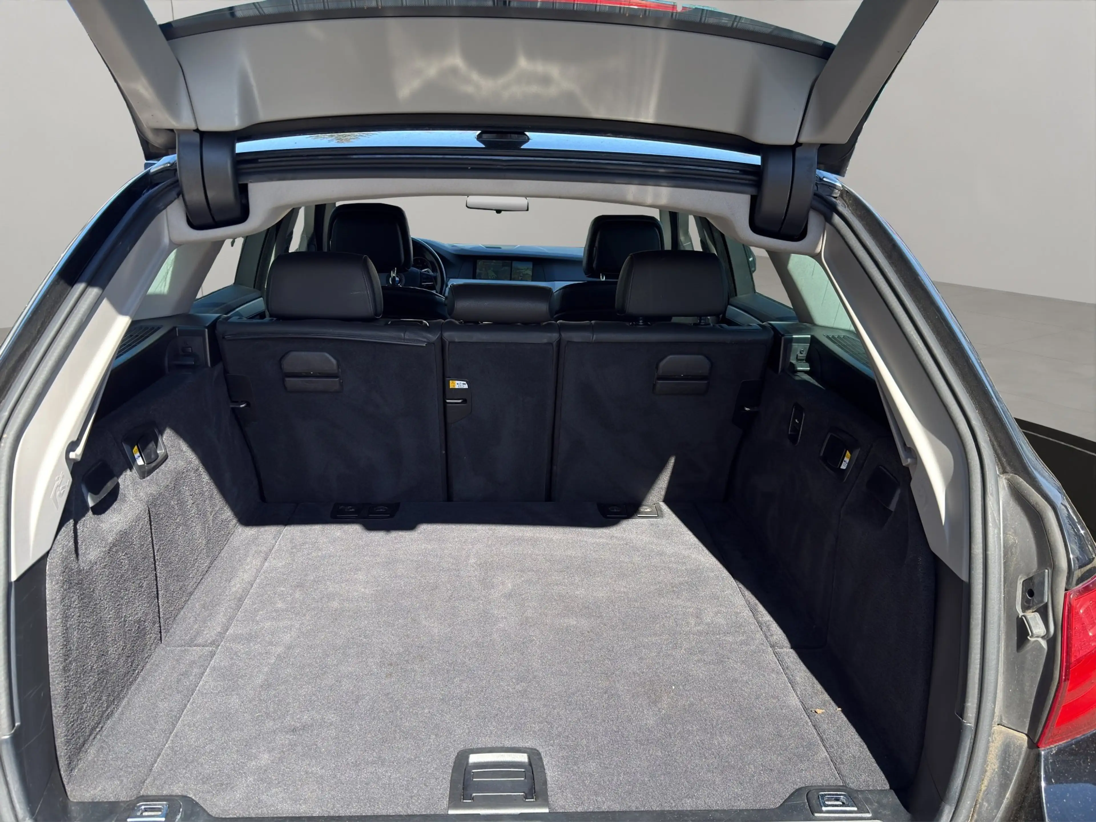 BMW 525 d touring Aut.-Leder-Navi-Xenon-AHK-Standheizung — photo 15