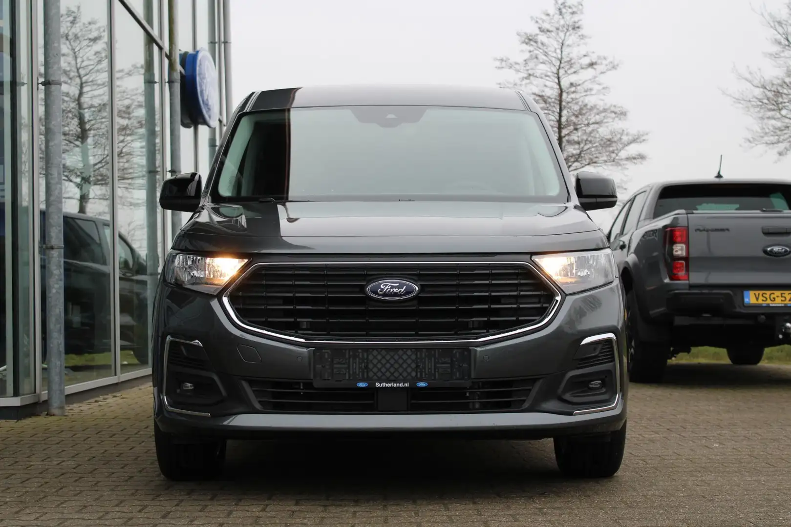 Ford Transit Connect 1.5 EcoBoost PHEV L2 Limited 150pk | Ford Voorraad Grijs - 2