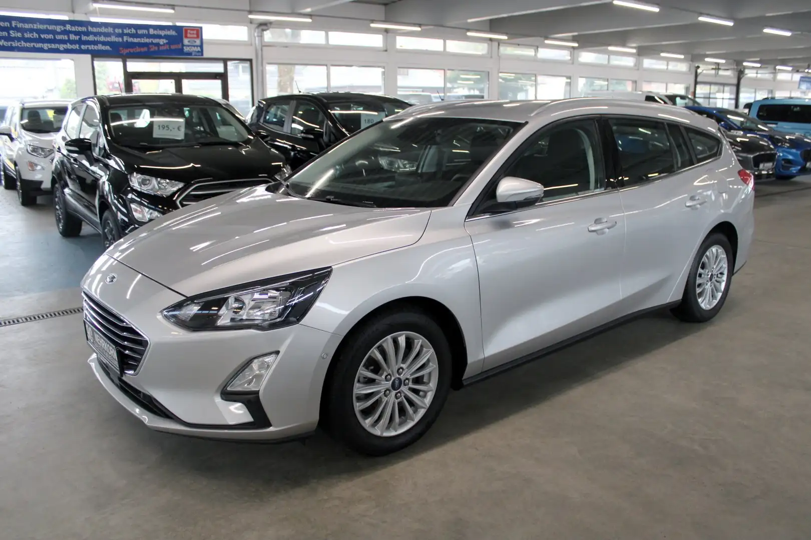 Ford Focus Turnier TITANIUM LED NAVI CAM Winter + Park Paket Argento - 2