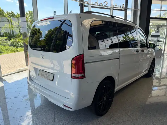 Mercedes-Benz Vito view 4