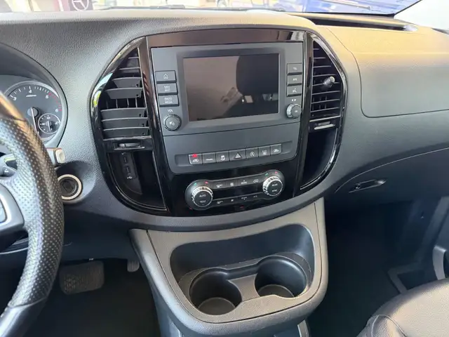Mercedes-Benz Vito view 12