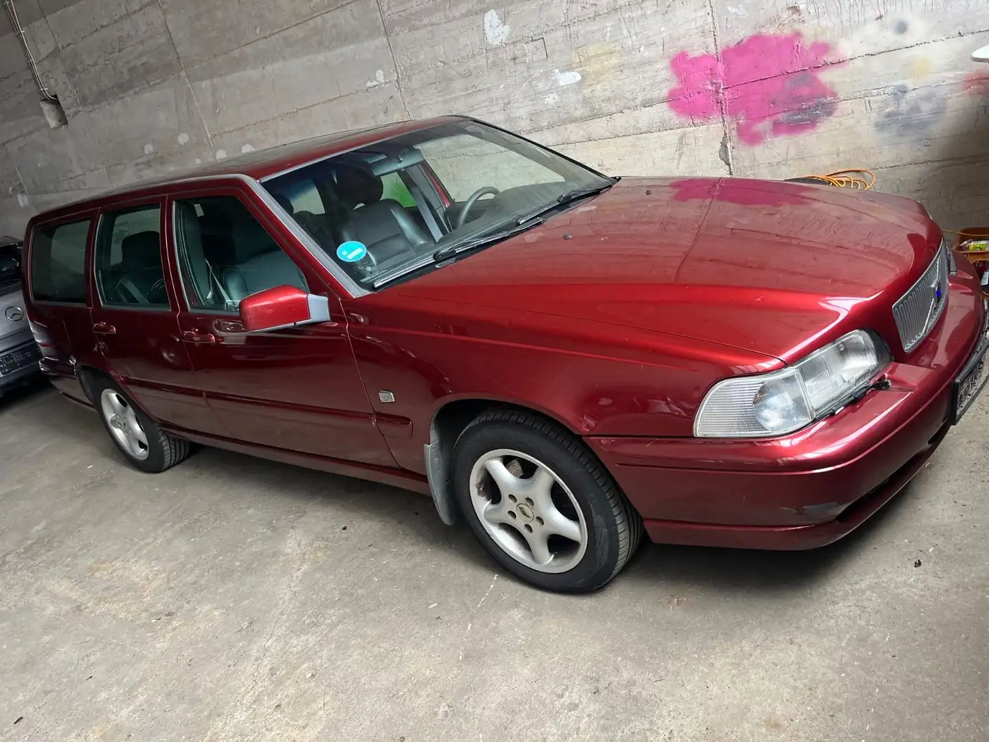Volvo V70 2.4 Rosso - 1