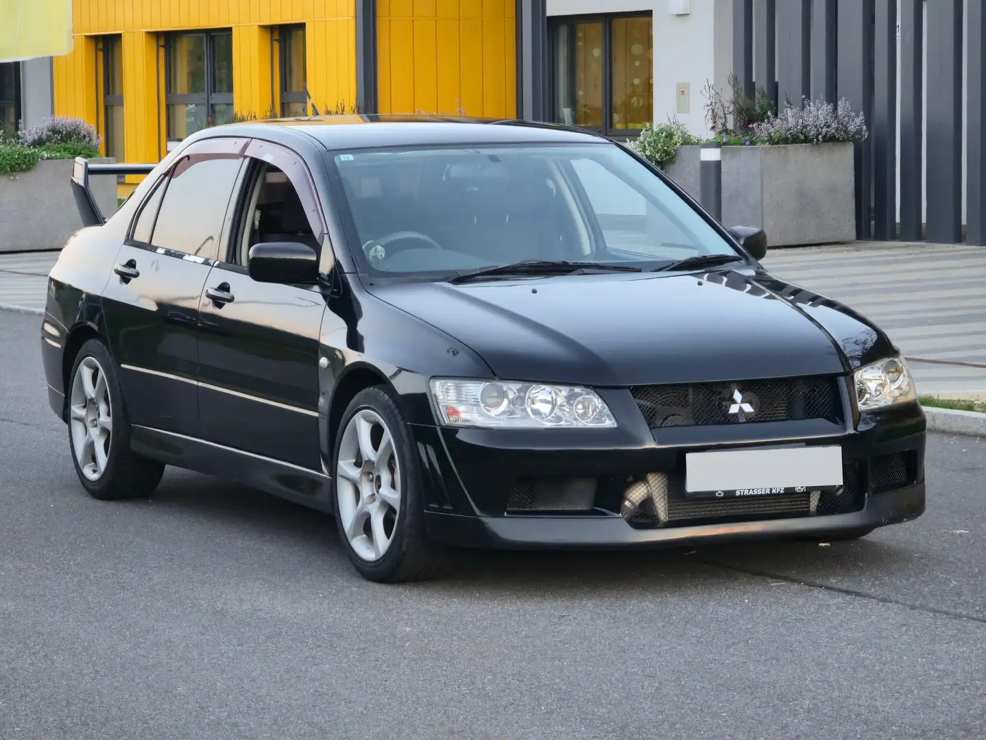 Mitsubishi Lancer Evo Schwarz - 1