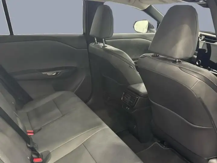 Lexus RZ 300e e-EXECUTIVE 2WD 2025, foto 7