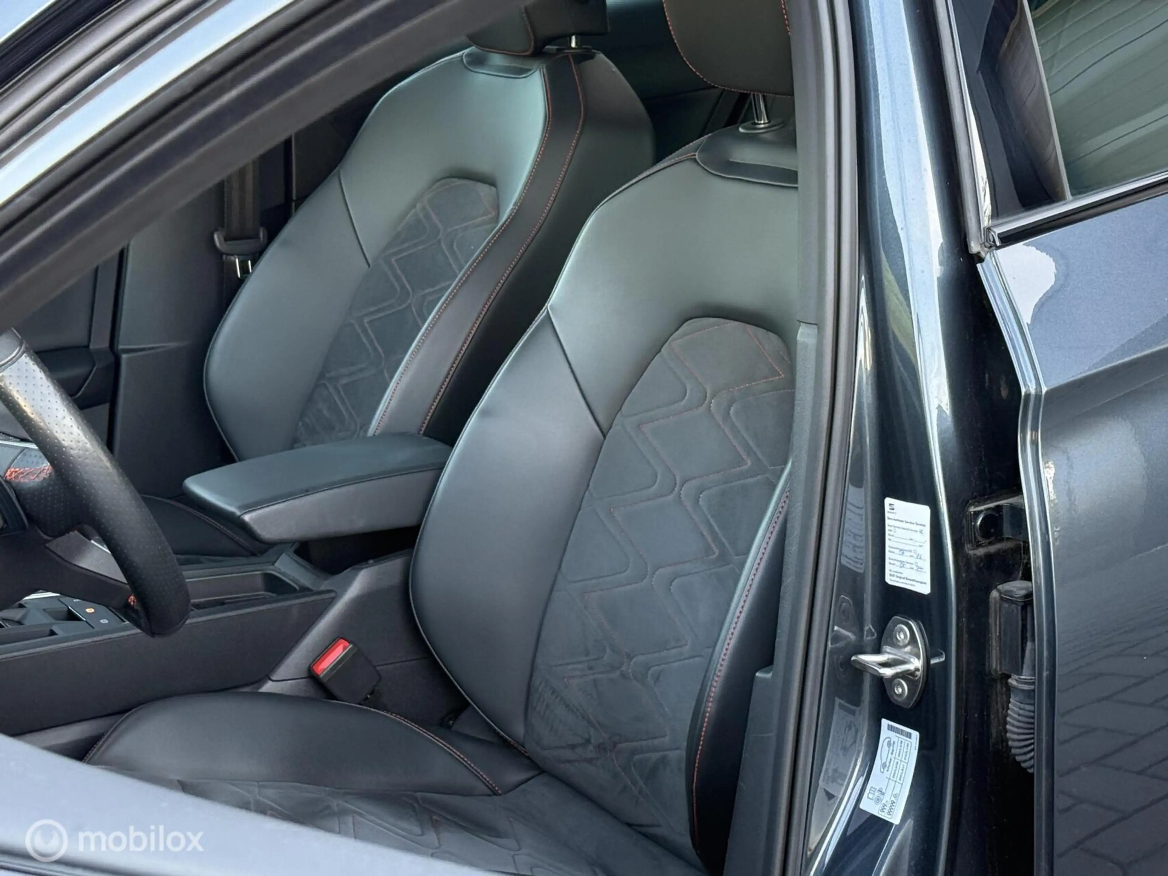 SEAT Leon e-Hybrid Sportstourer 1.4 TSI eHybrid PHEV FR Business Inte — photo 8
