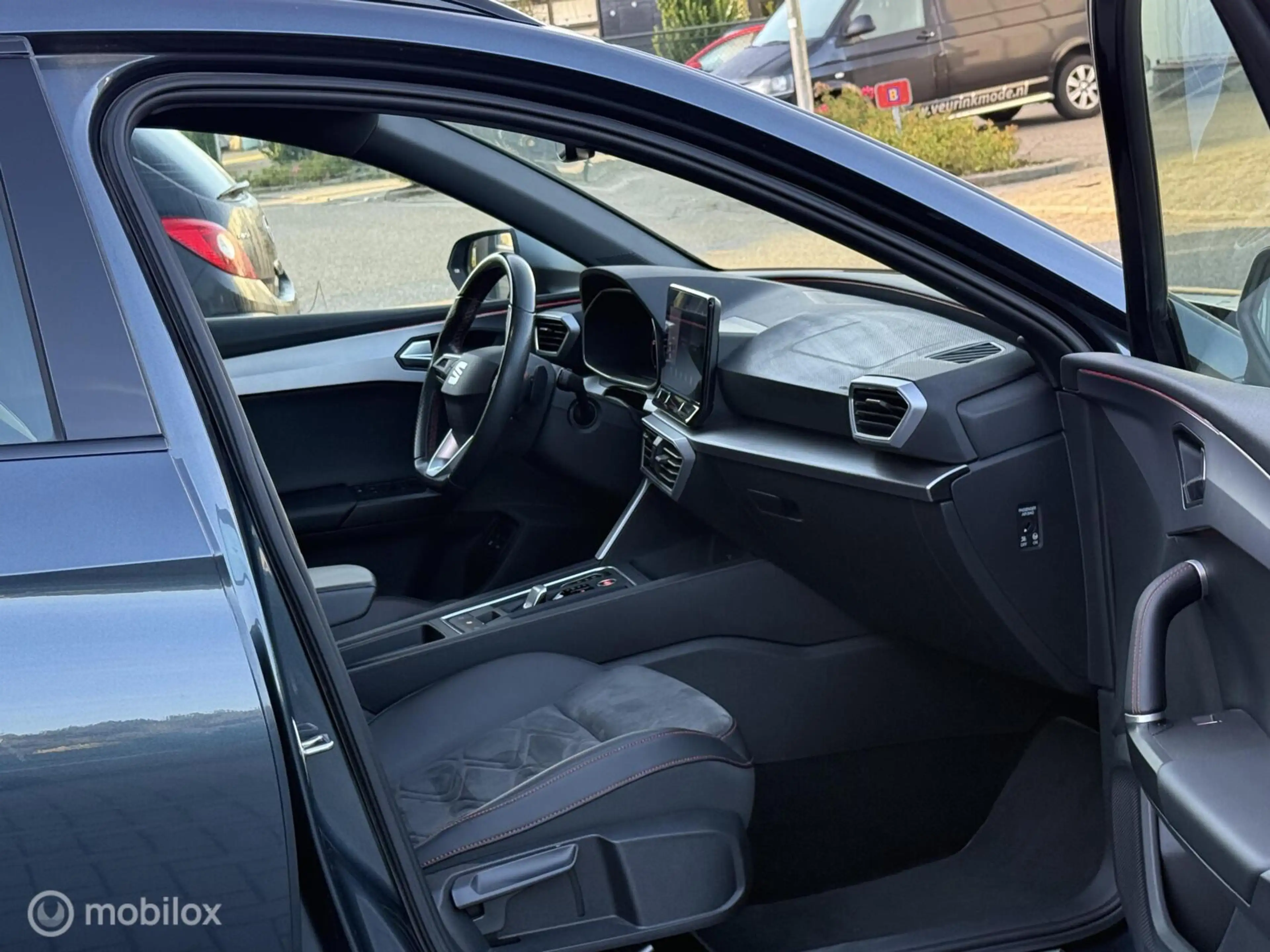 SEAT Leon e-Hybrid Sportstourer 1.4 TSI eHybrid PHEV FR Business Inte — photo 7