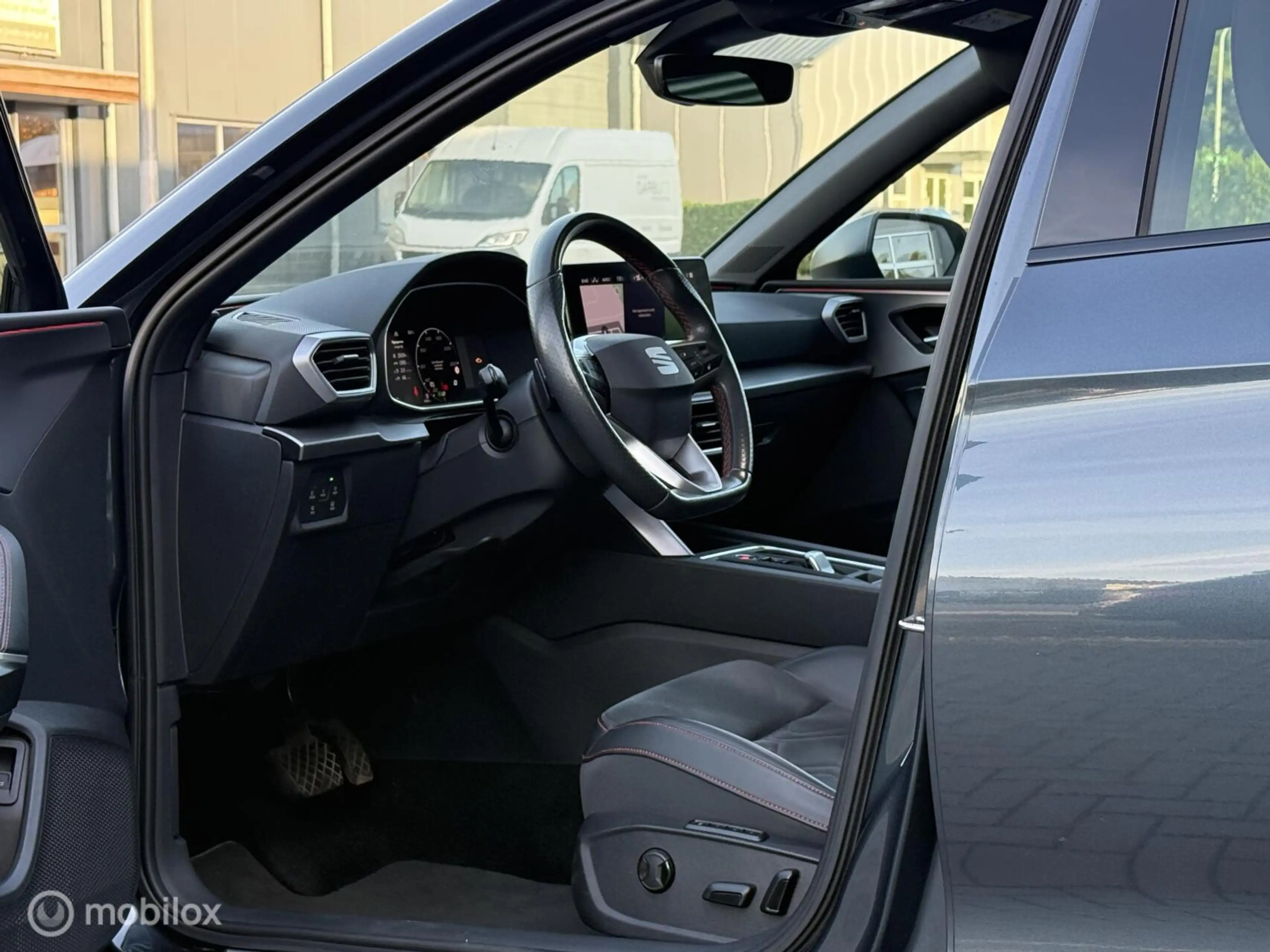 SEAT Leon e-Hybrid Sportstourer 1.4 TSI eHybrid PHEV FR Business Inte — photo 3