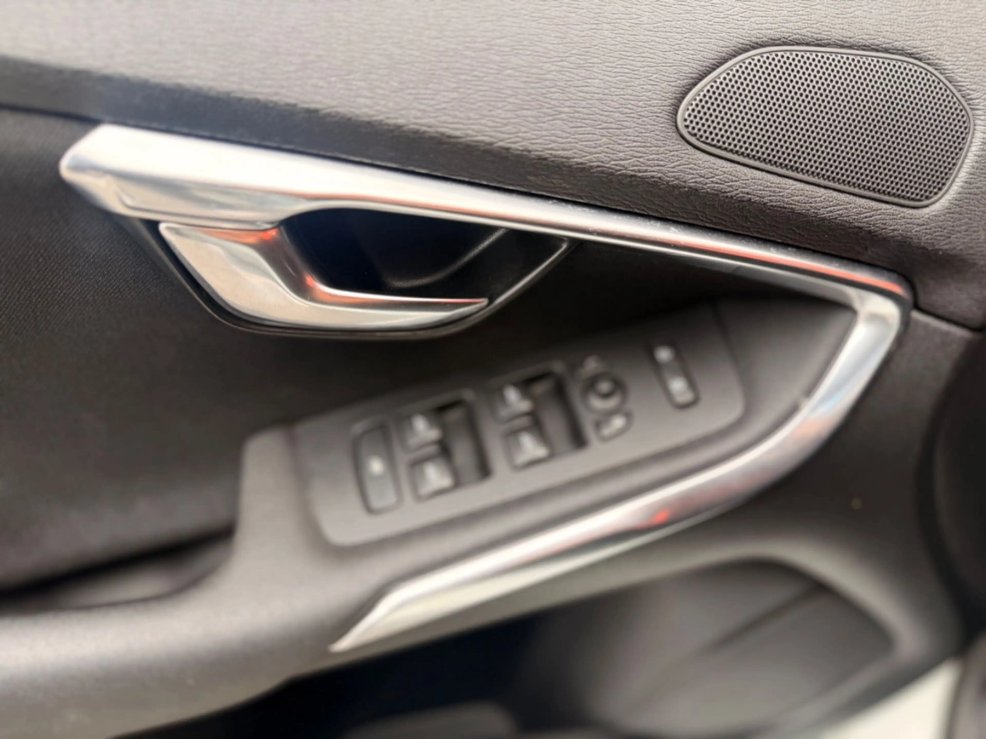 Volvo V40 You! Xenon LED Navi Tempomat Euro5 Gepflegt — photo 14