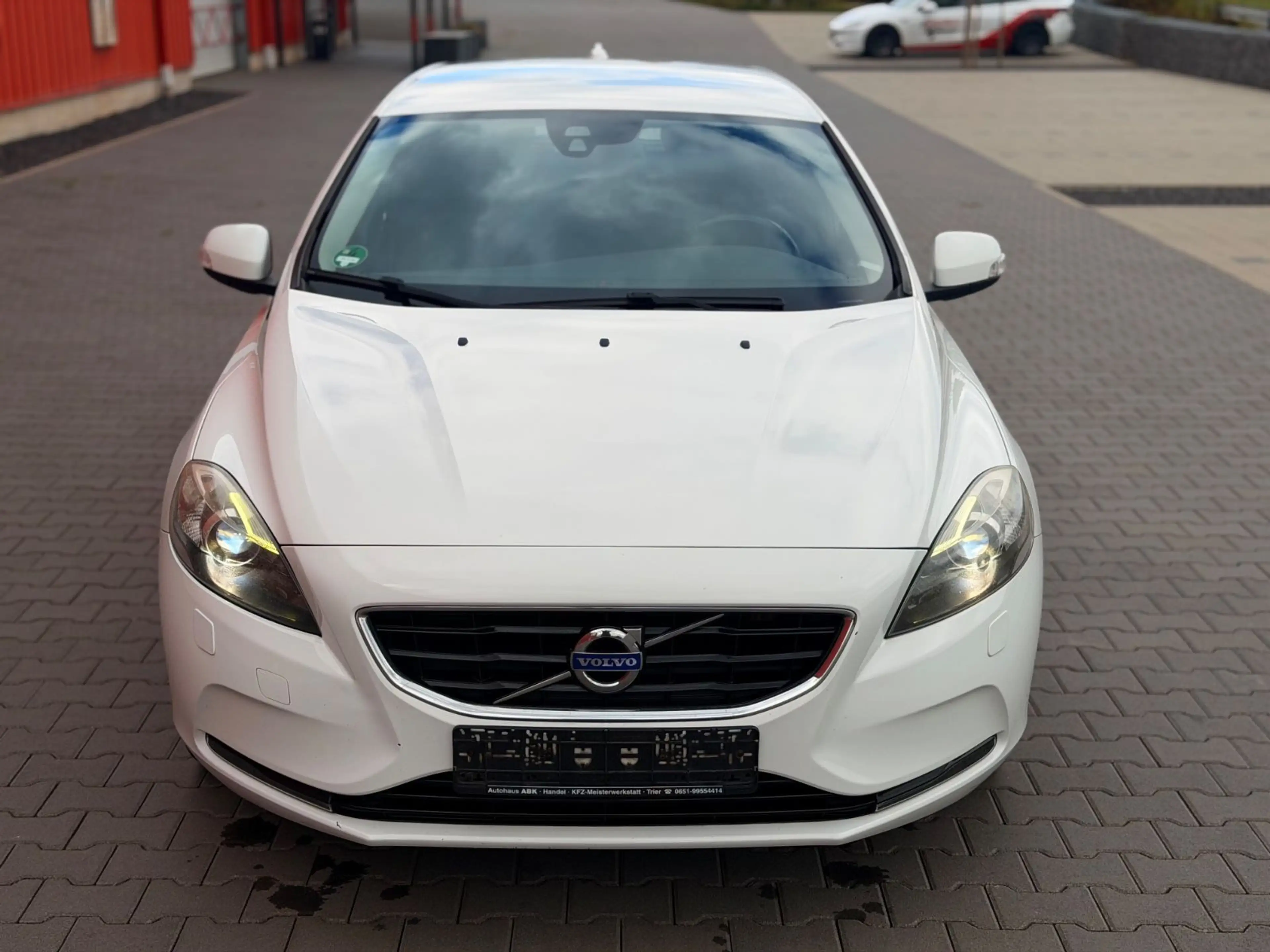 Volvo V40 You! Xenon LED Navi Tempomat Euro5 Gepflegt — photo 8