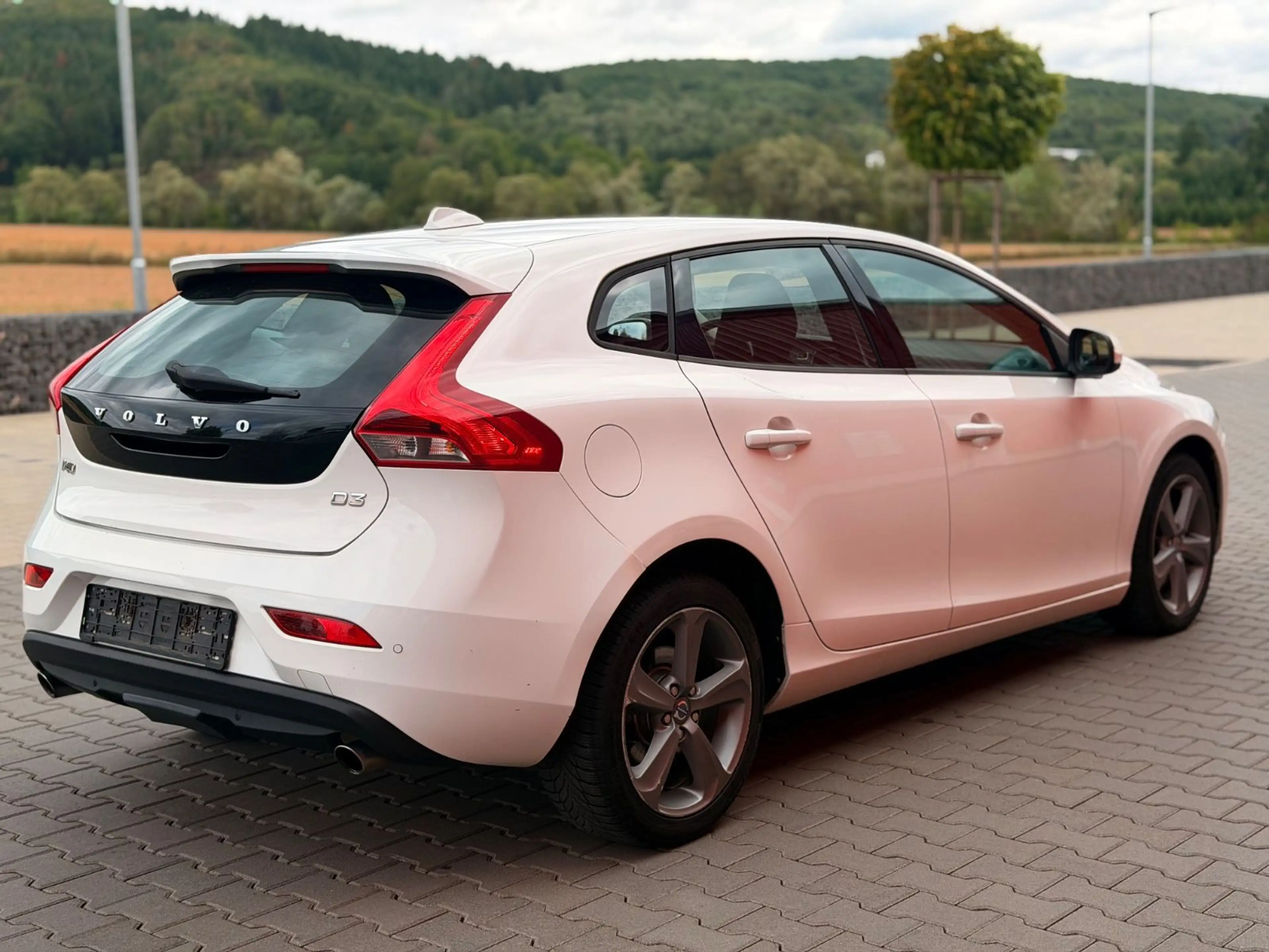 Volvo V40 You! Xenon LED Navi Tempomat Euro5 Gepflegt — photo 6