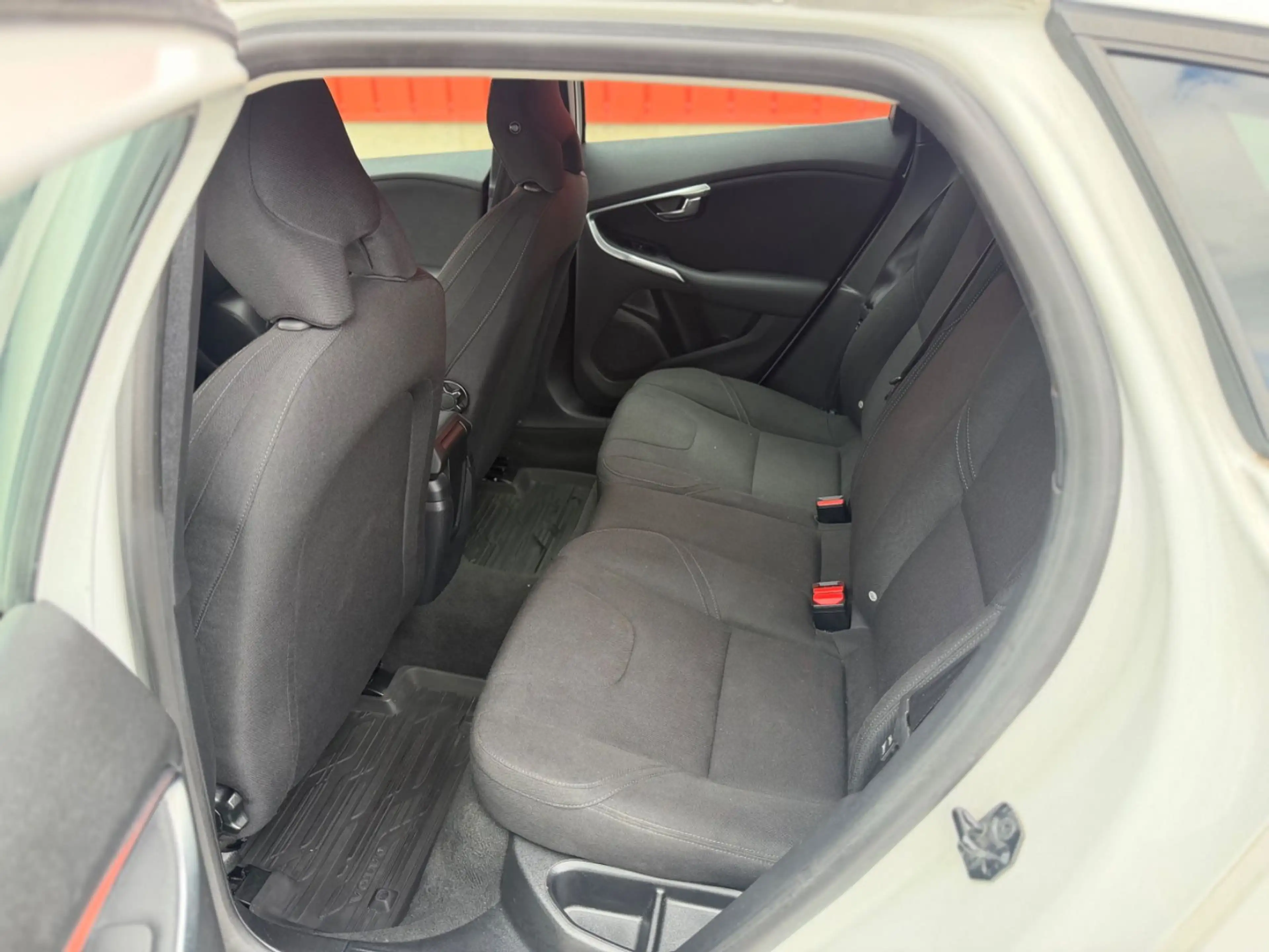 Volvo V40 You! Xenon LED Navi Tempomat Euro5 Gepflegt — photo 15