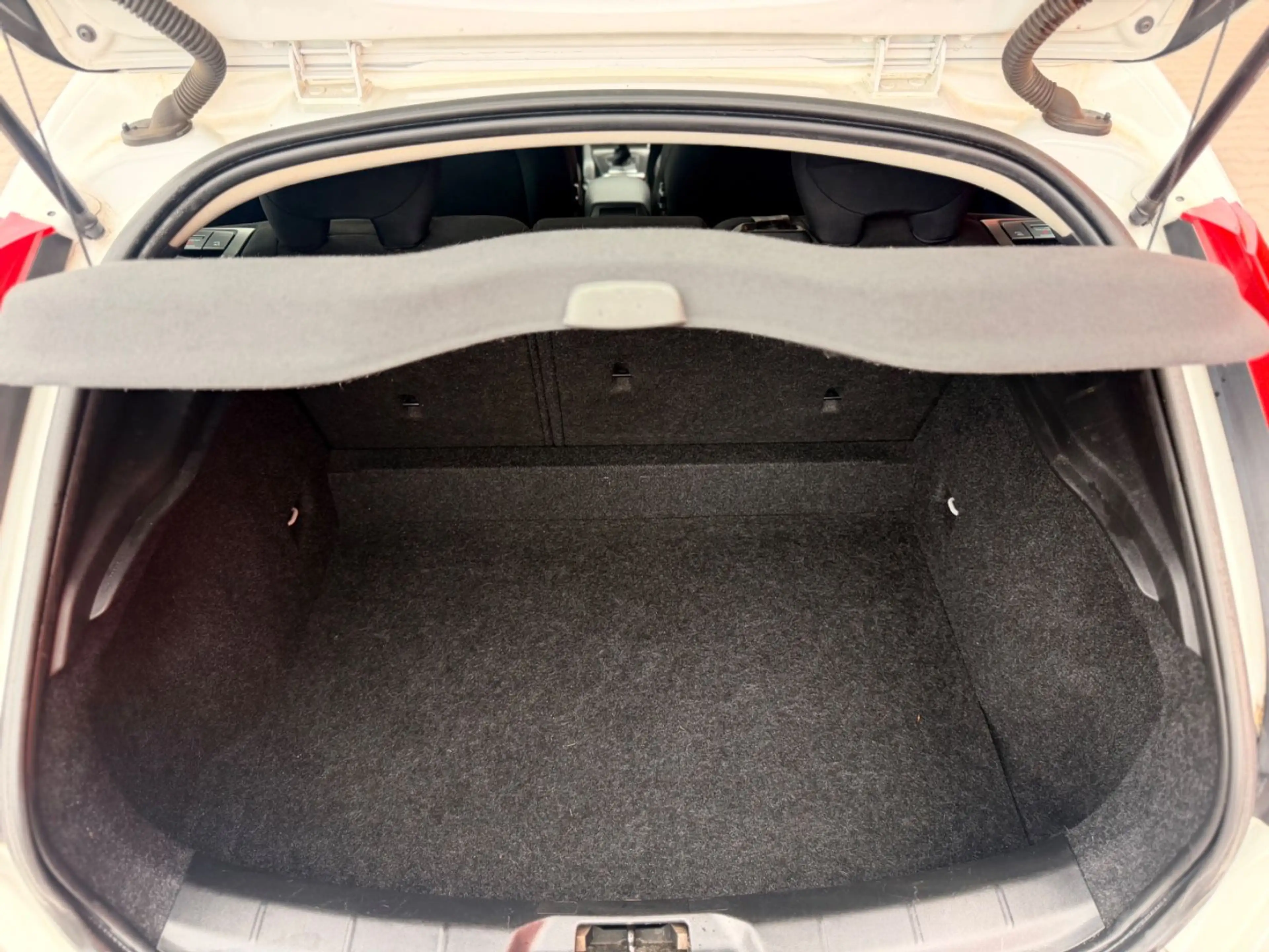 Volvo V40 You! Xenon LED Navi Tempomat Euro5 Gepflegt — photo 5