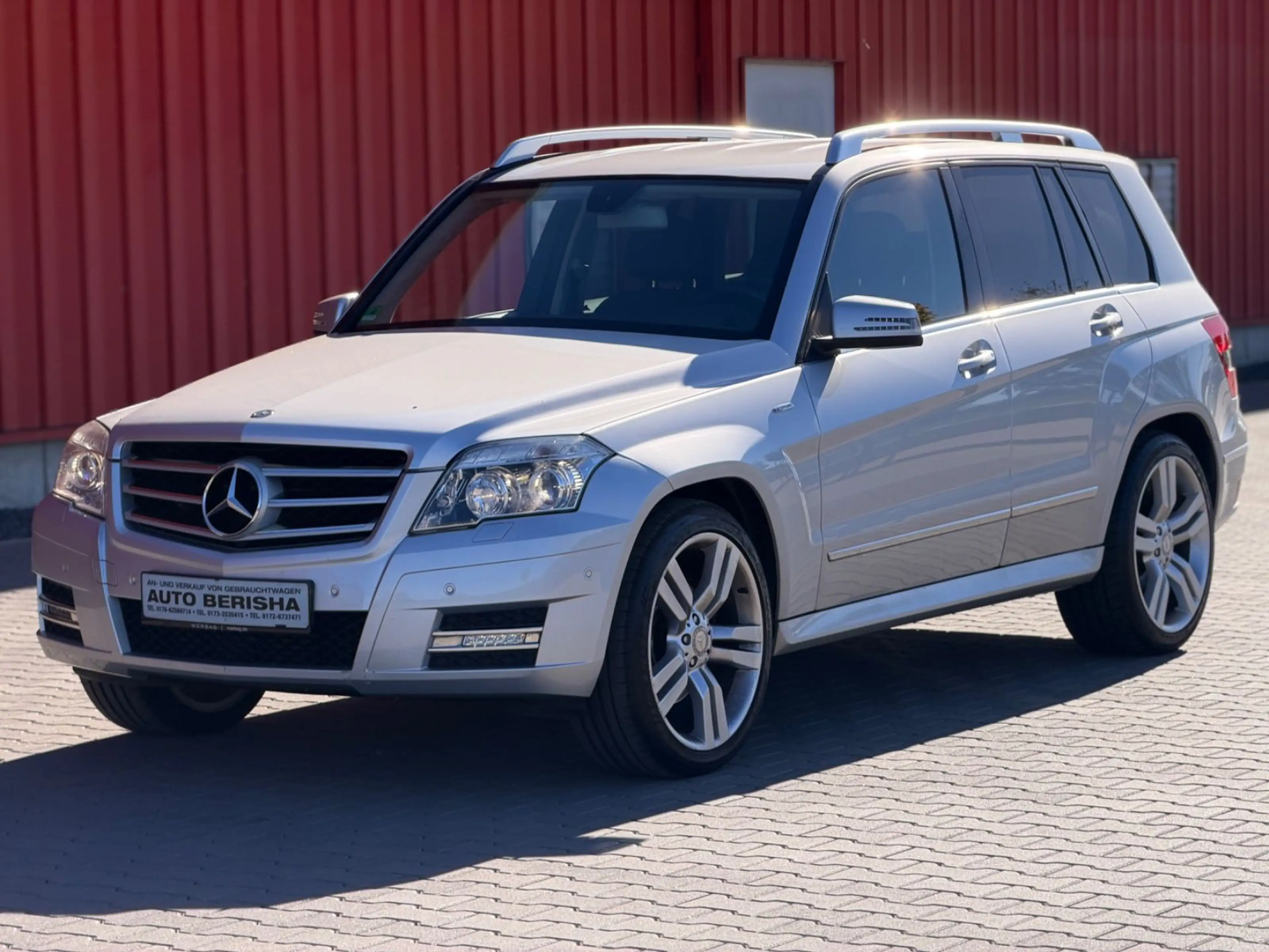 Mercedes-Benz GLK 200 AMG AUTOMATIK XENON LEDER TEMP 1HAND — photo 2
