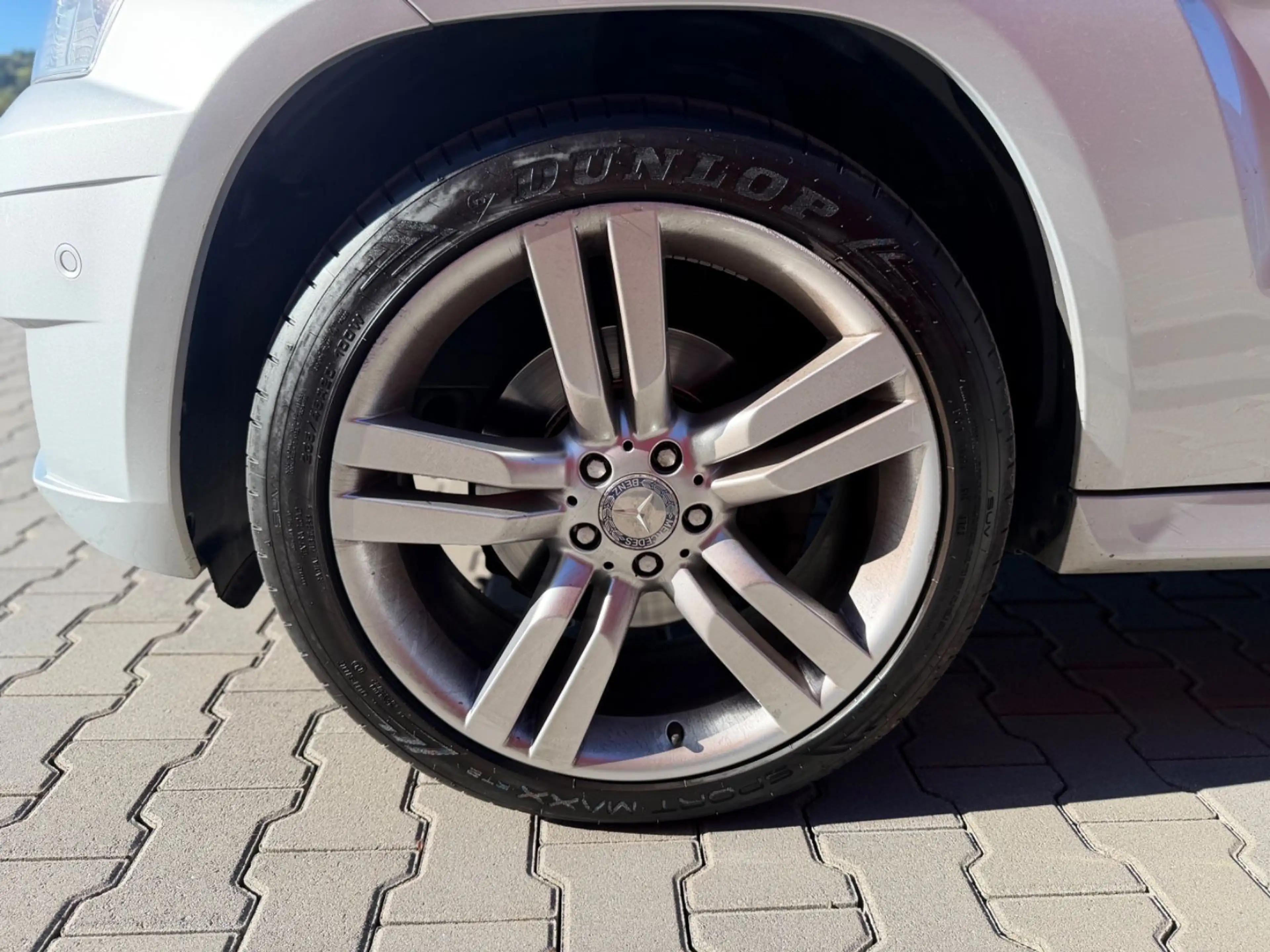 Mercedes-Benz GLK 200 AMG AUTOMATIK XENON LEDER TEMP 1HAND — photo 12