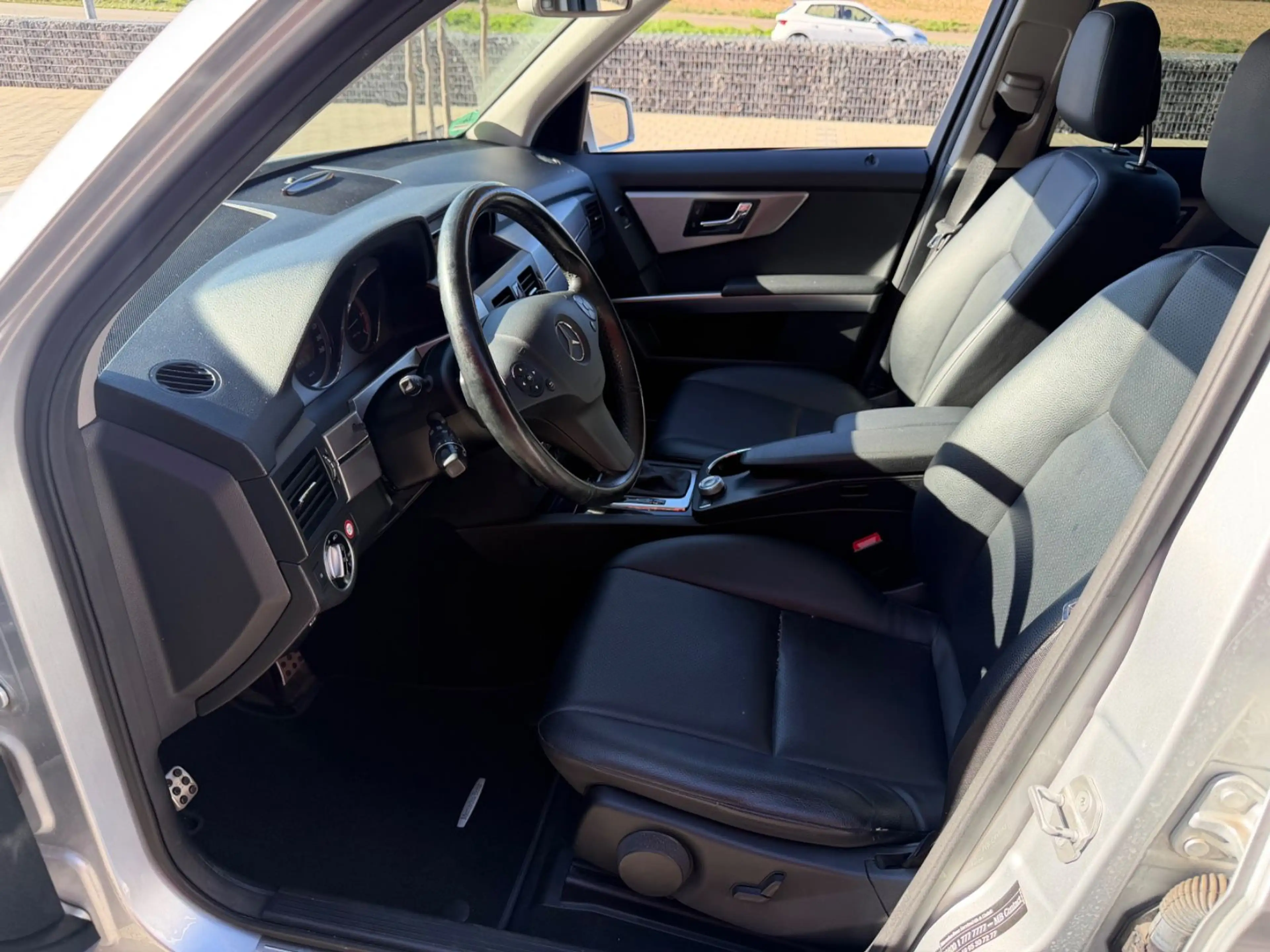 Mercedes-Benz GLK 200 AMG AUTOMATIK XENON LEDER TEMP 1HAND — photo 15