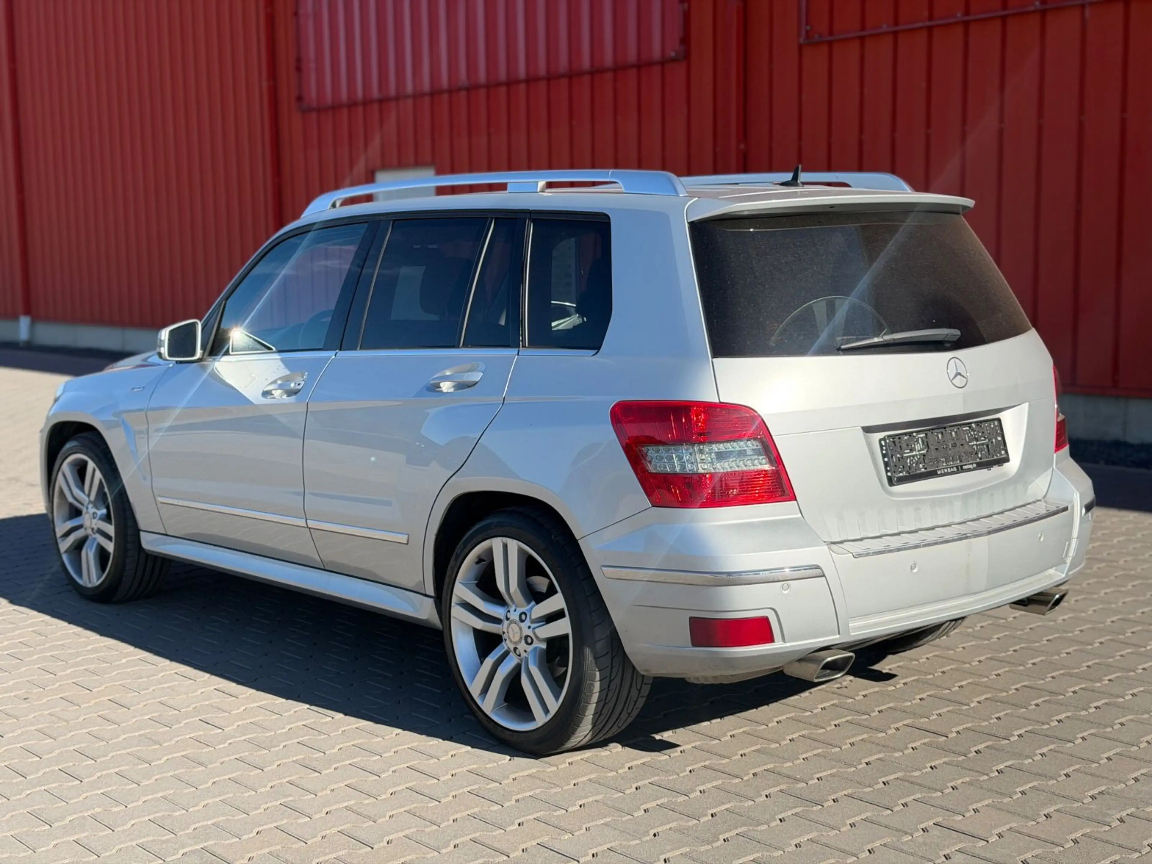 Mercedes-Benz GLK 200 AMG AUTOMATIK XENON LEDER TEMP 1HAND — photo 4