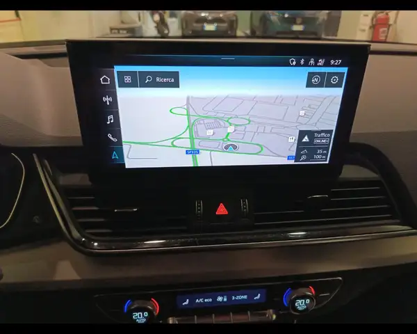 Audi Q5 view 14