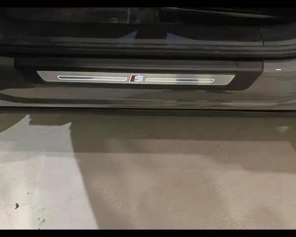 Audi Q5 view 15