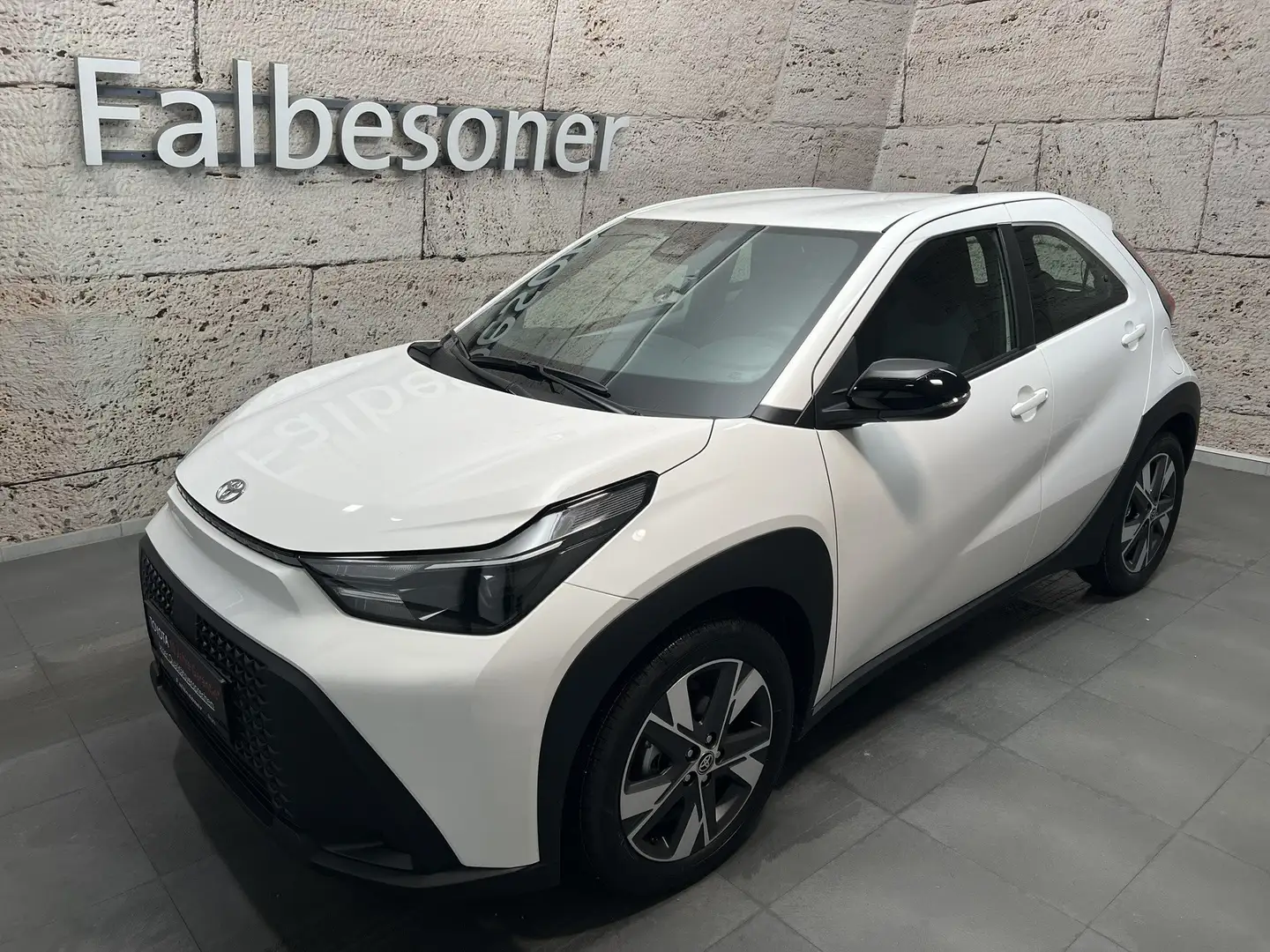 Toyota Aygo X 1,5 Hybrid Active "AKTION" Weiß - 2