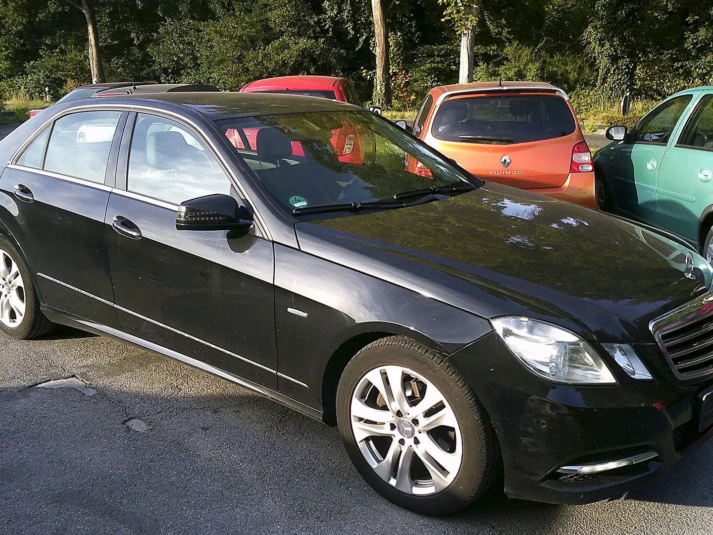 Mercedes-Benz E 220 E 220 CDI BlueEfficiency (212.002) Schwarz - 1