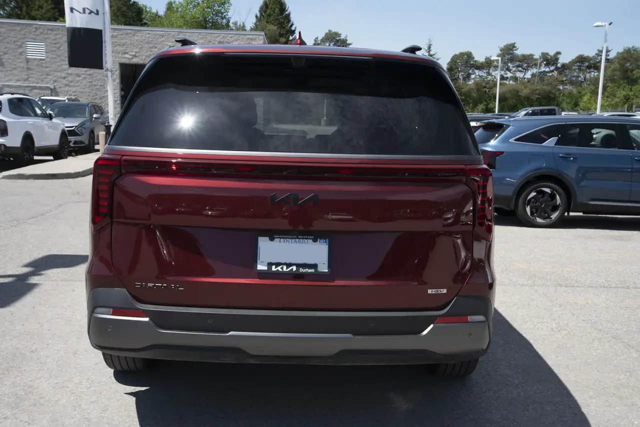 Kia Carnival снимка Kia Carnival