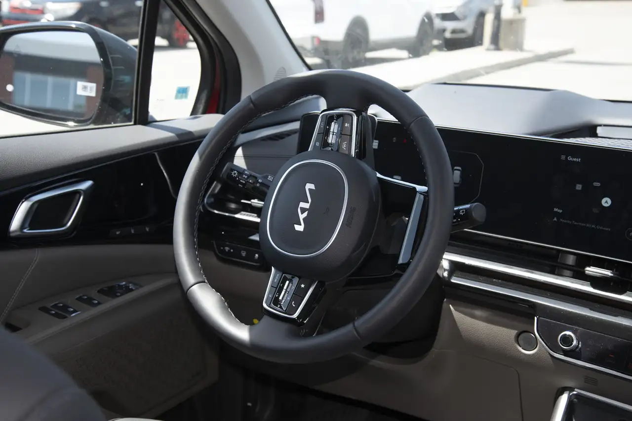 Kia Carnival снимка Kia Carnival