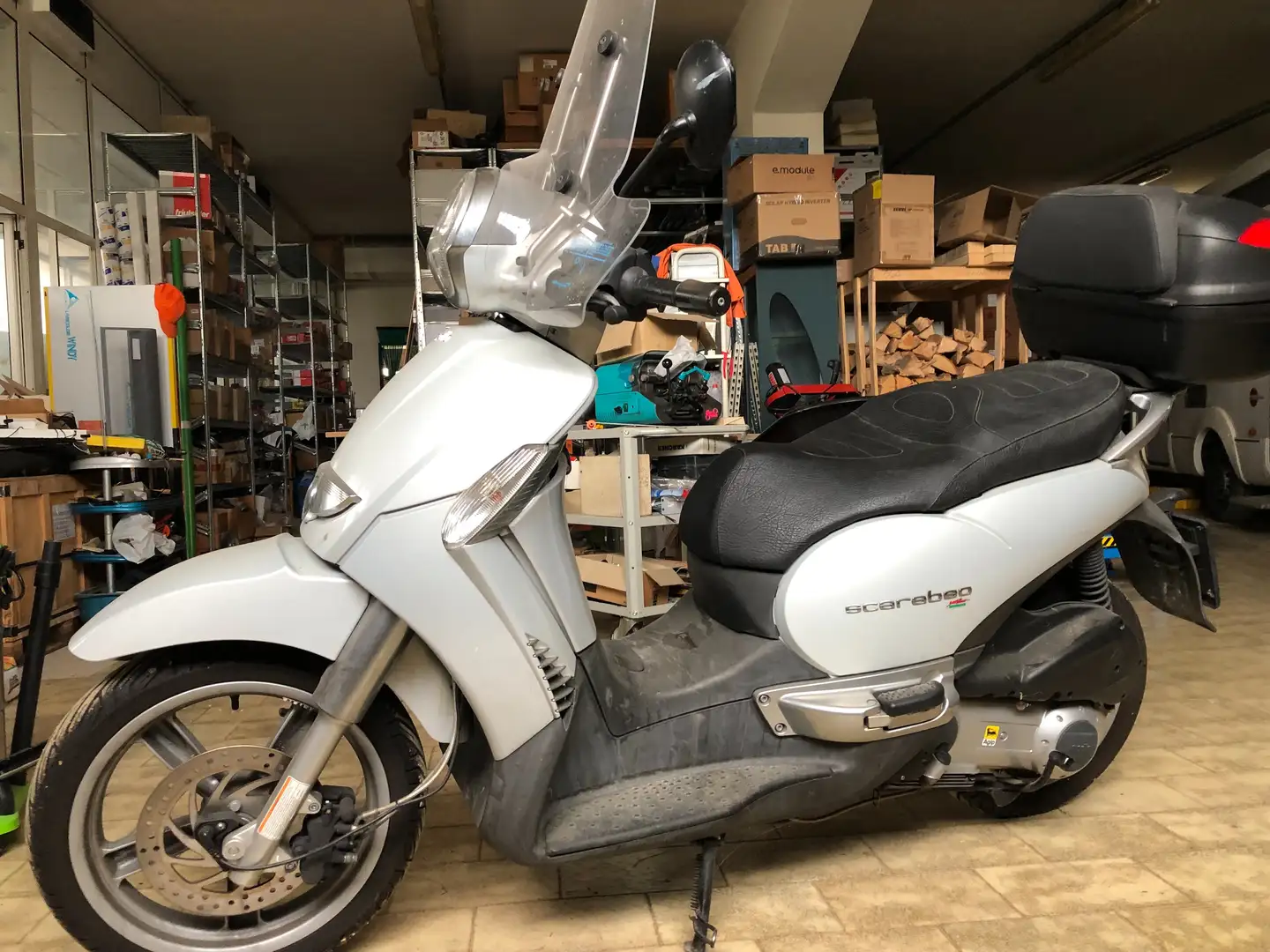 Aprilia Scarabeo 250cc Zilver - 2