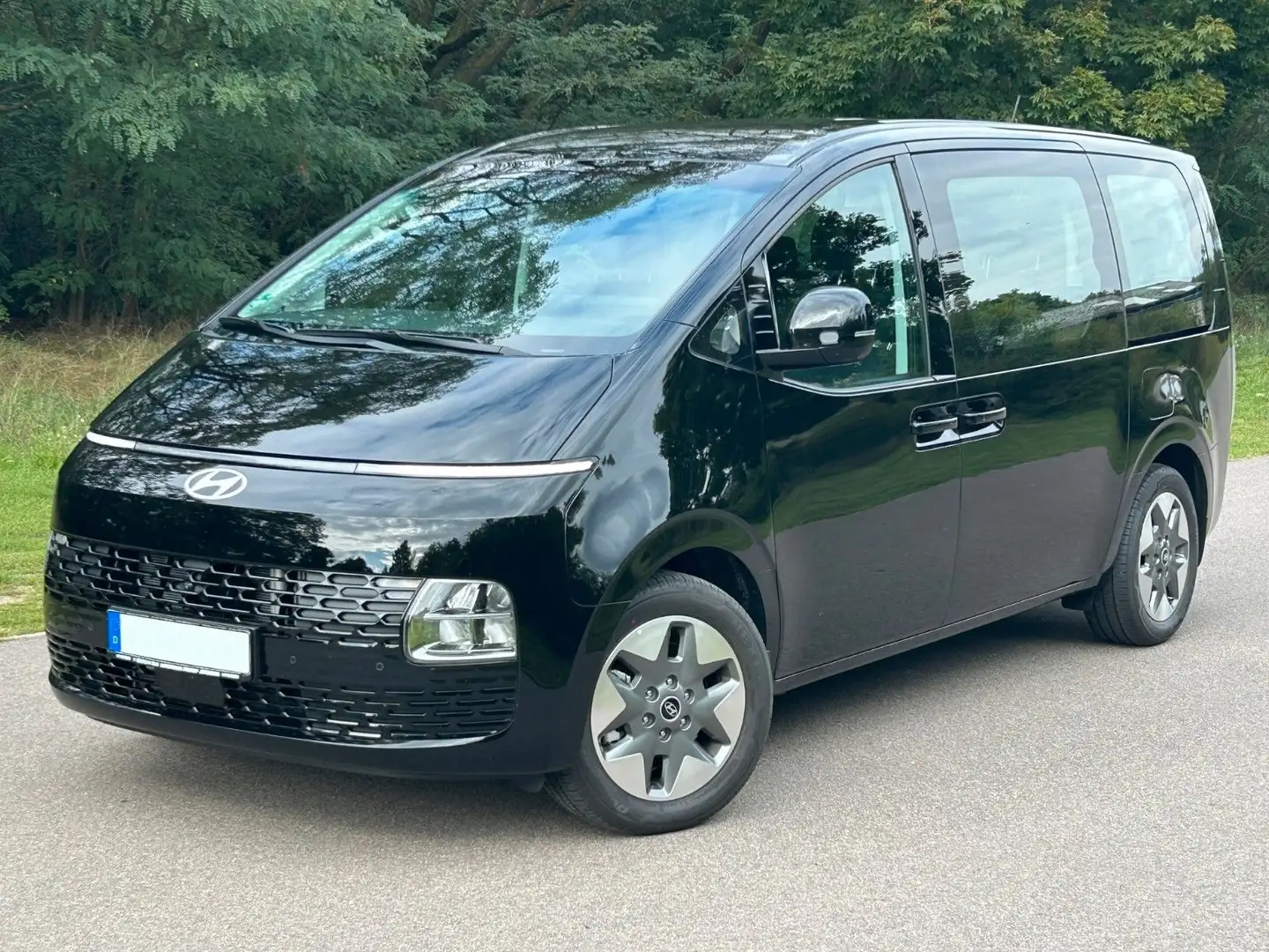 Hyundai STARIA 1.6 T-GDI Trend *9Si*EasyAcces*ParkPkt* Schwarz - 1