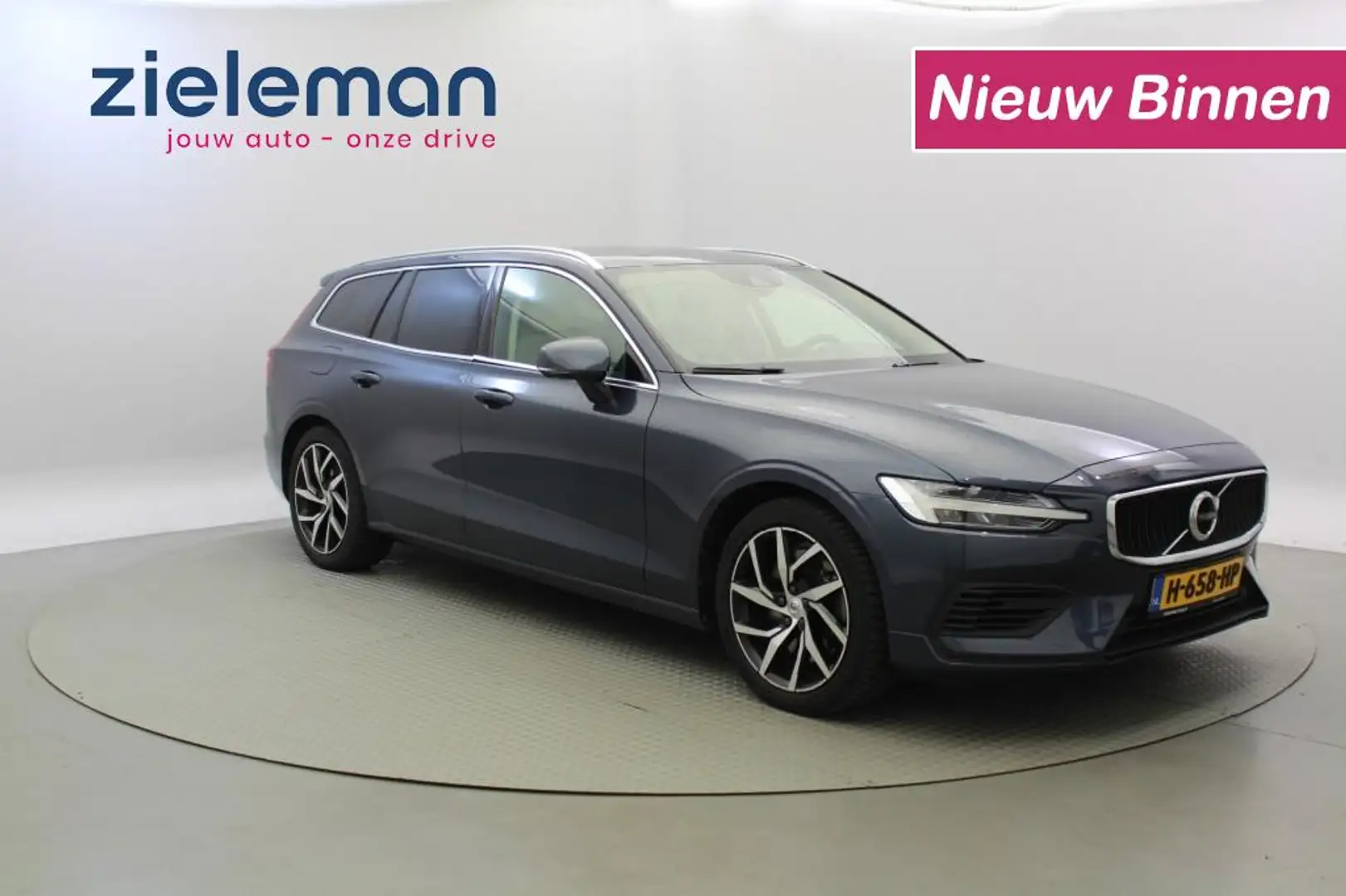 Volvo V60 2.0 T6 Twin Engine AWD Momentum Pro Automaat PHEV Bleu - 1