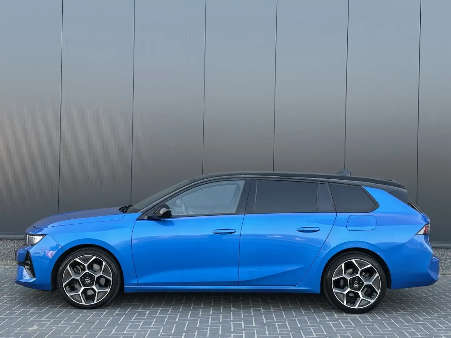 Opel Astra Sports Tourer 1.6 Hybrid GS Line M2023 NAVI 360 CA Blauw - 2