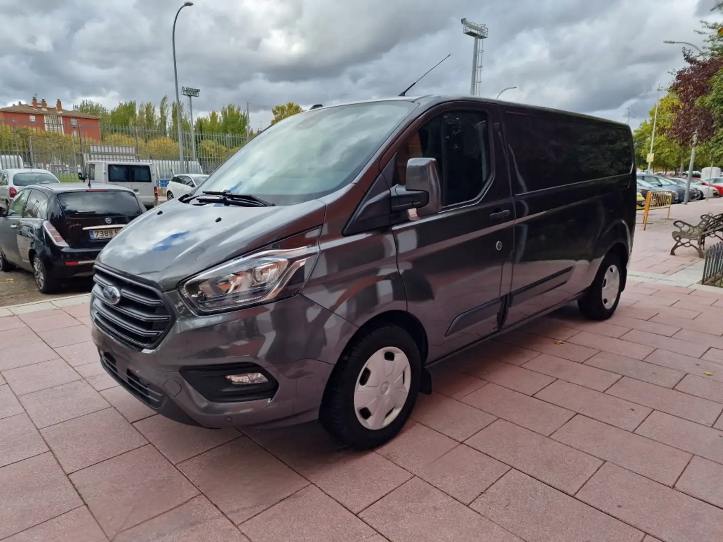 Ford Transit Custom FT 320 L2 Van Trend 130 Gris - 1
