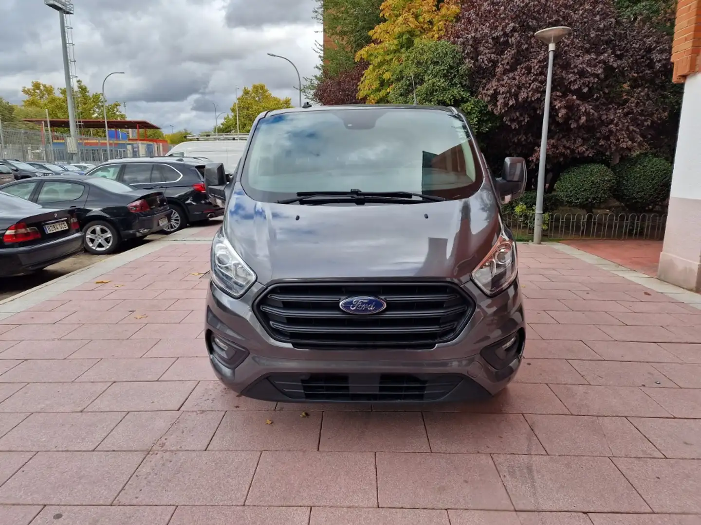 Ford Transit Custom FT 320 L2 Van Trend 130 Gris - 2