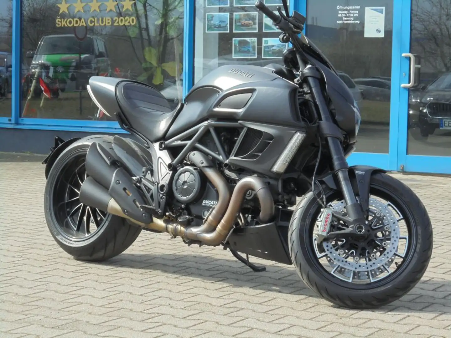 Ducati Diavel Dark Stealth - 1