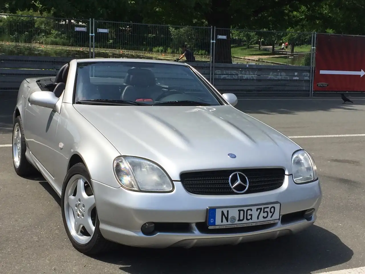 Mercedes-Benz SLK 230