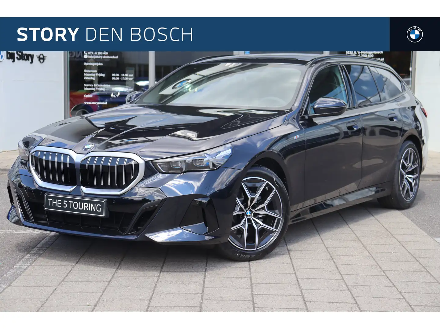BMW 520 5 Serie Touring 520i M Sport Automaat / Achteruitr Zwart - 1