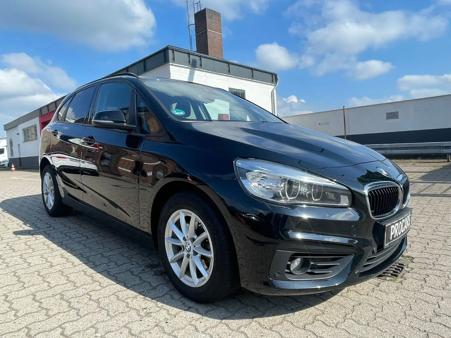BMW 218 i Advantage *NAVI*LED*PARKASSIST*EU6*EHECKLA Schwarz - 1