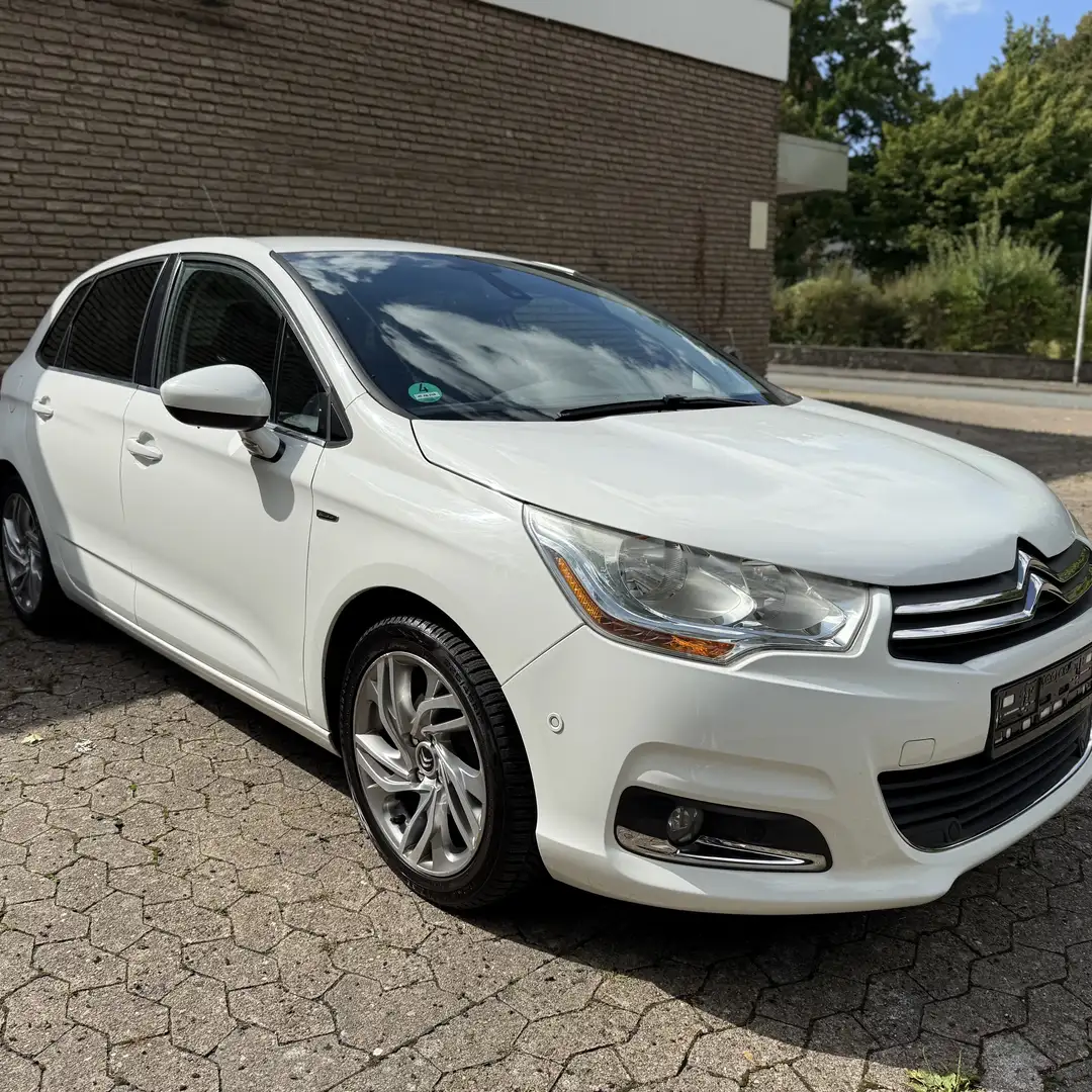 Citroen C4 VTi 120 Exclusive*2Hd*Massage*Navi*AHK*Voll Weiß - 2