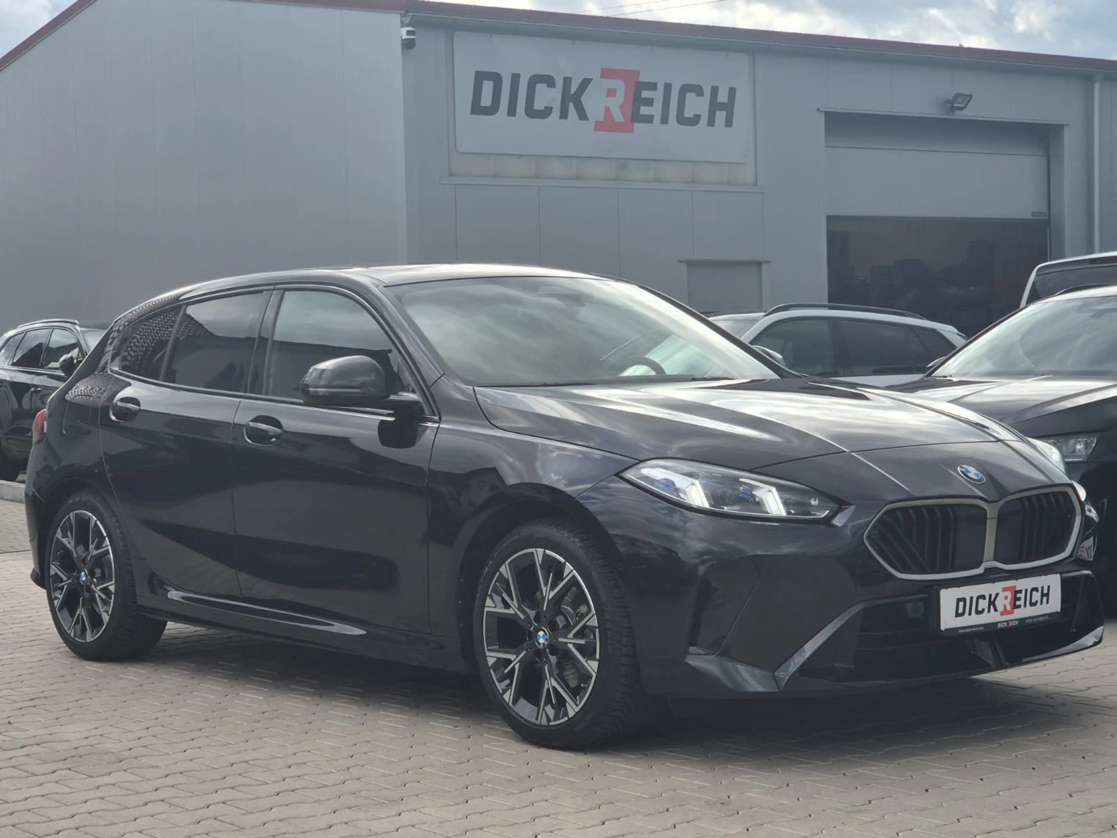 BMW 120 i M Sport Adaptiv LED*PANO*AHK*M Alcantara — photo 2
