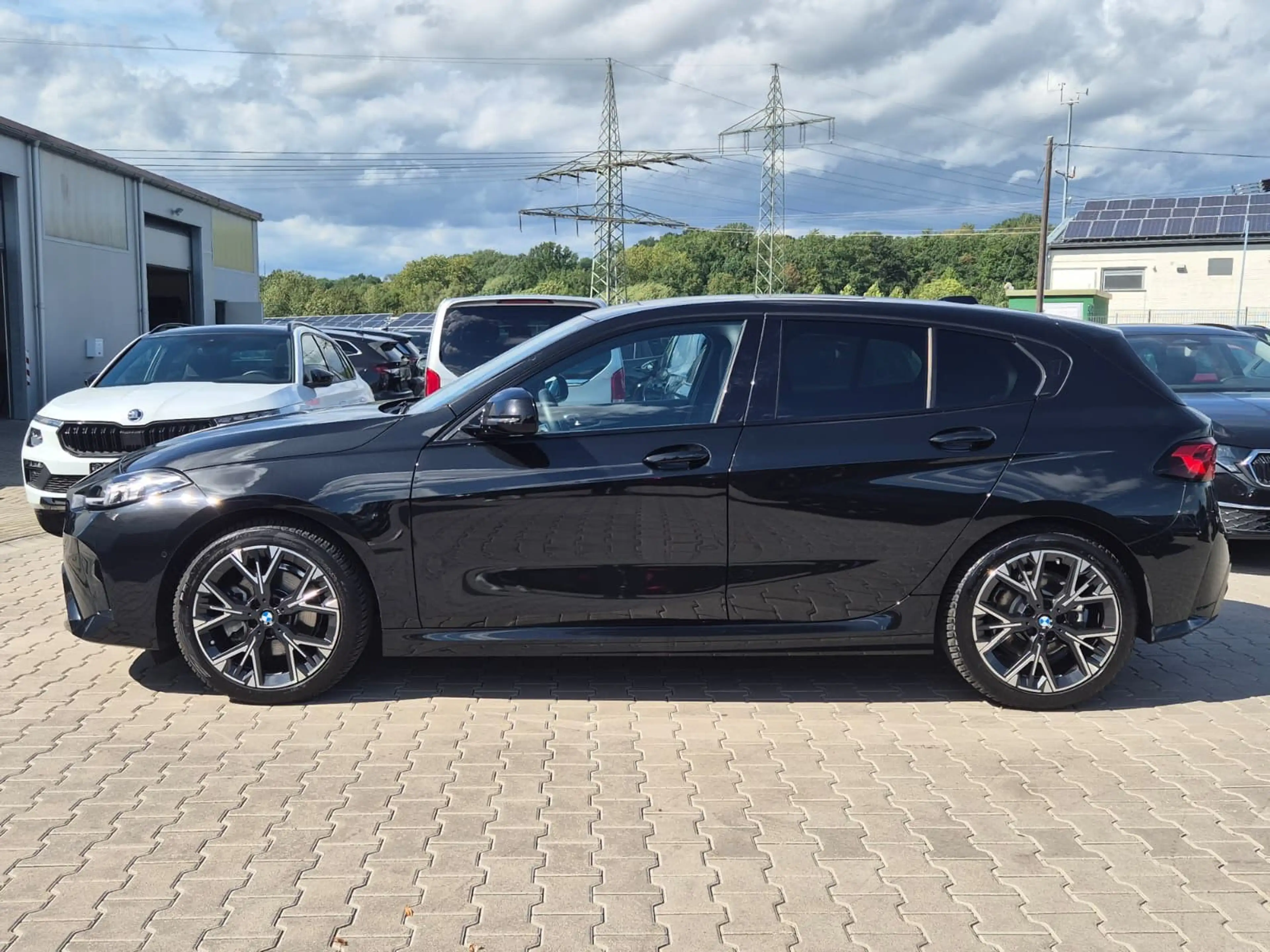 BMW 120 i M Sport Adaptiv LED*PANO*AHK*M Alcantara — photo 7