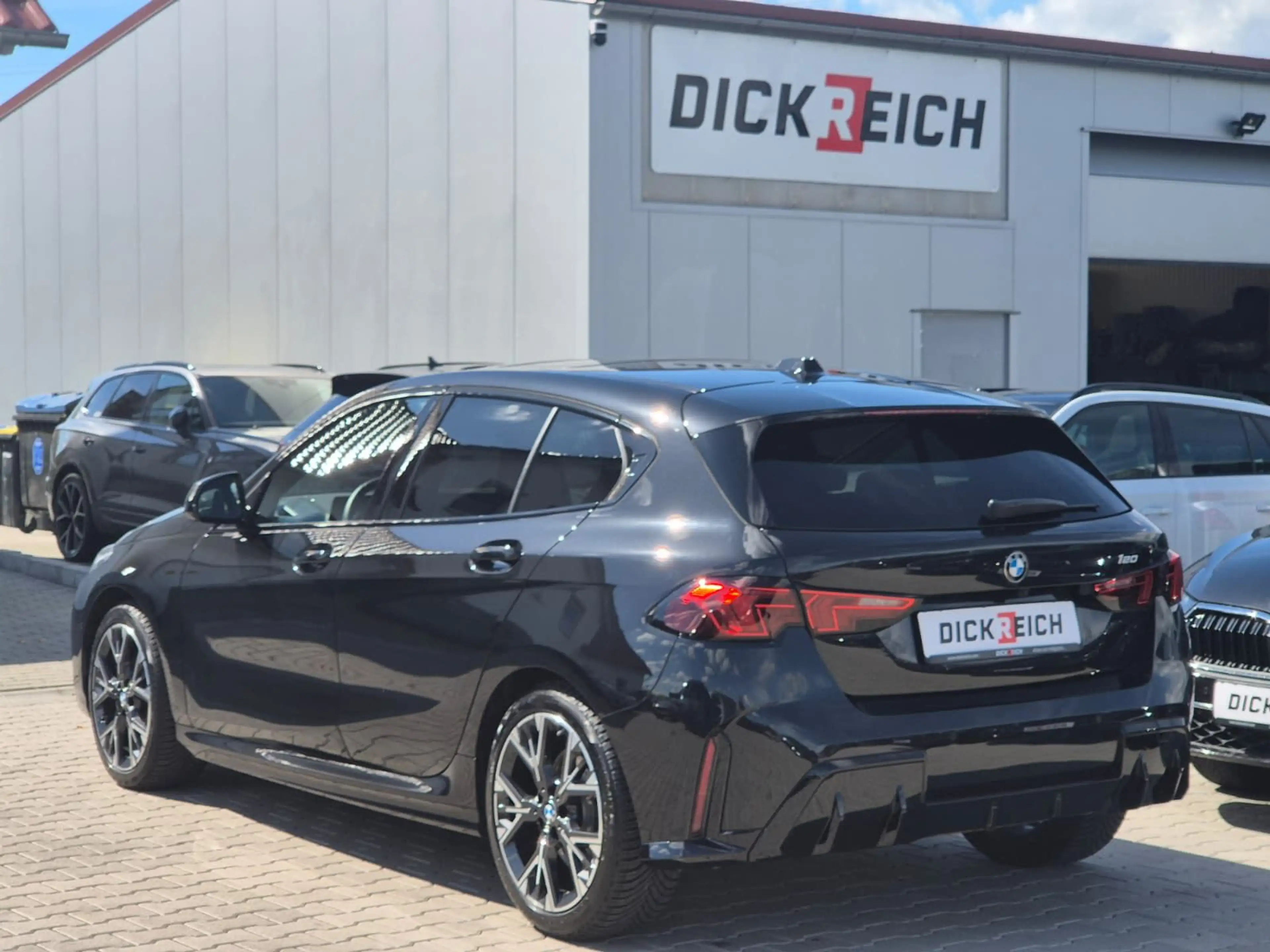 BMW 120 i M Sport Adaptiv LED*PANO*AHK*M Alcantara — photo 6
