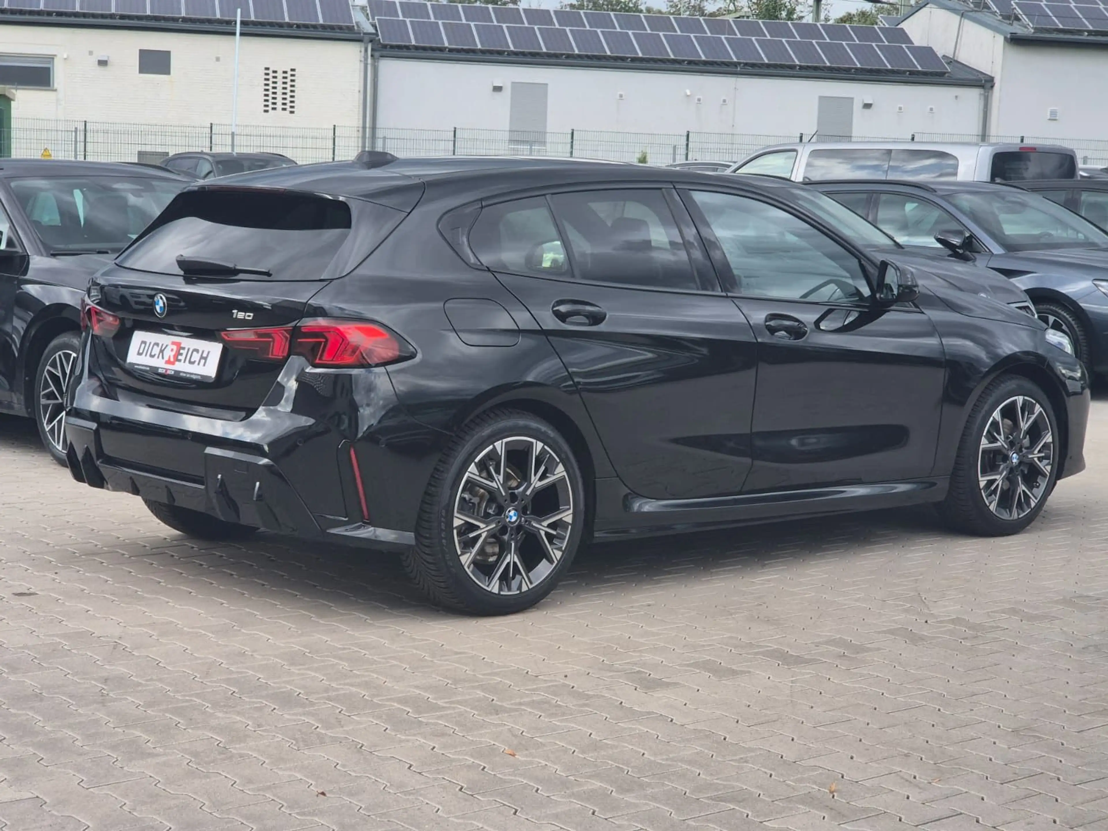 BMW 120 i M Sport Adaptiv LED*PANO*AHK*M Alcantara — photo 4